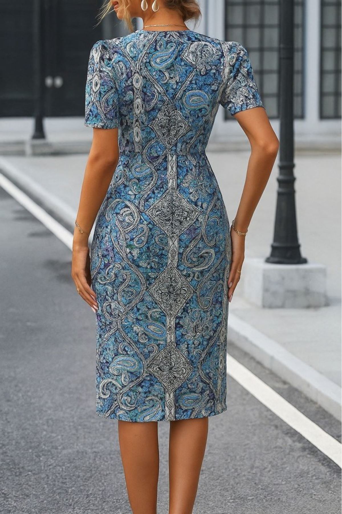 Kadın Kısa Kollu V Yakalı çiçek Desenli Midi Atlas Elbise