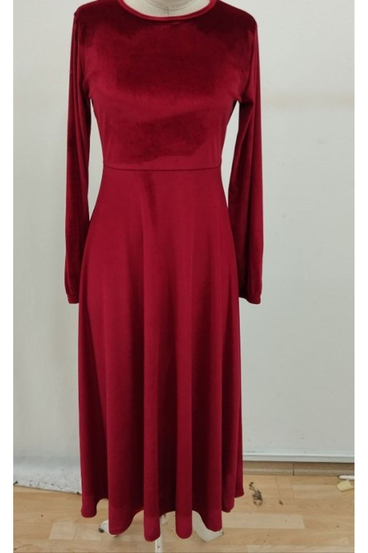 Kadın Uzun Kollu Bisiklet Yaka Midi Kadife Elbise