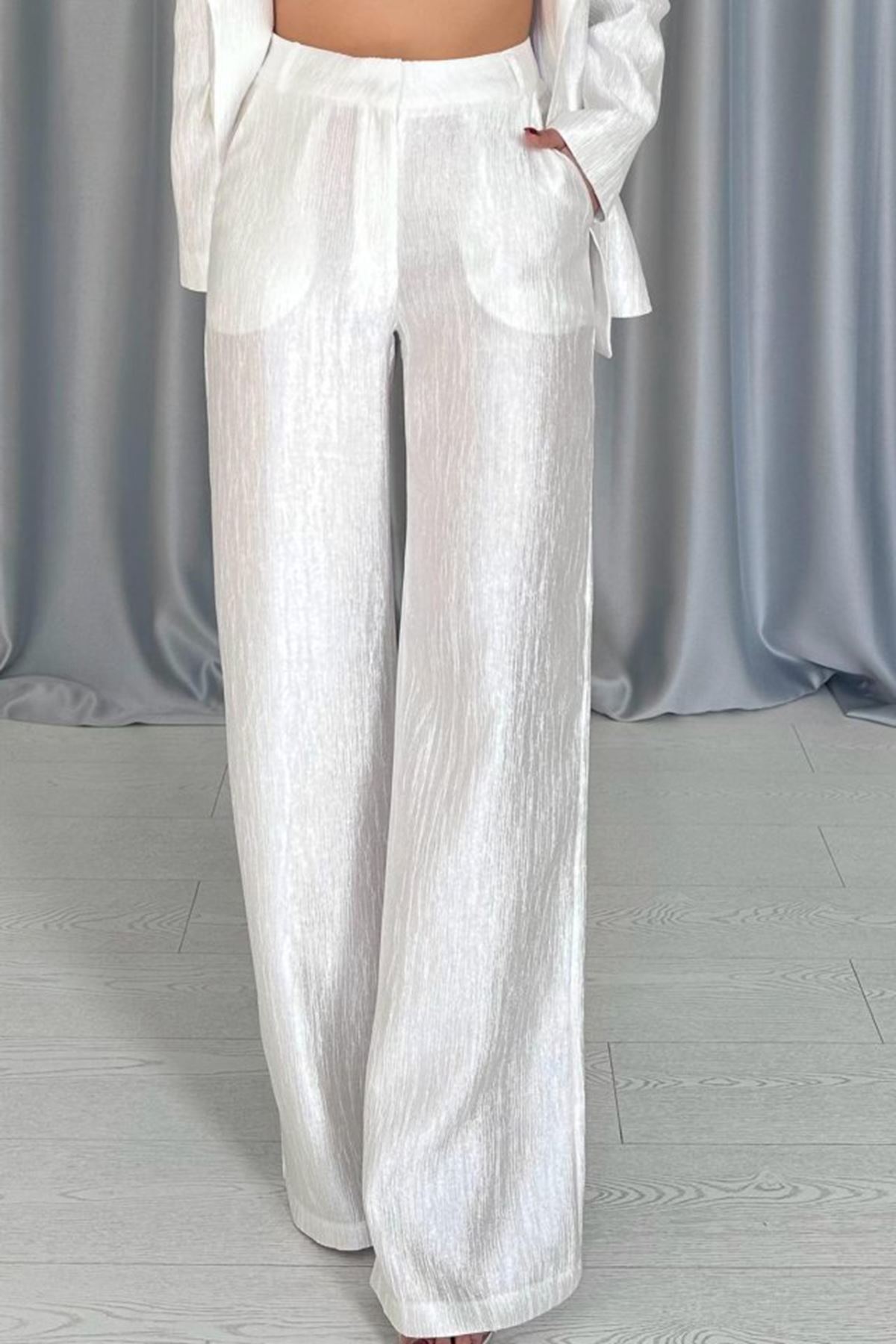 Ekru Beli Kuşaklı Ceket Ve Pantolon Parlak Takım