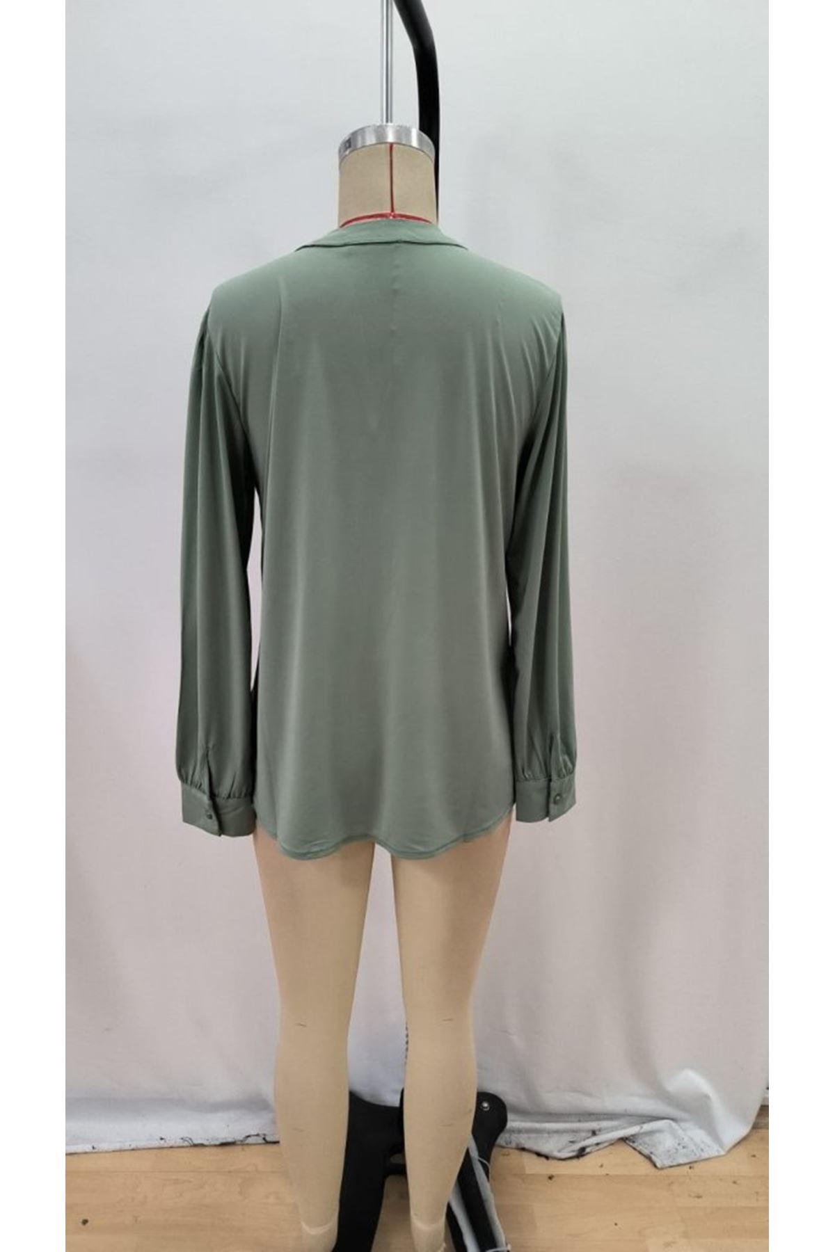 Kadın Uzun Kollu Yakalı Yakadan Bağcıklı Düğmeli Sandy Bluz