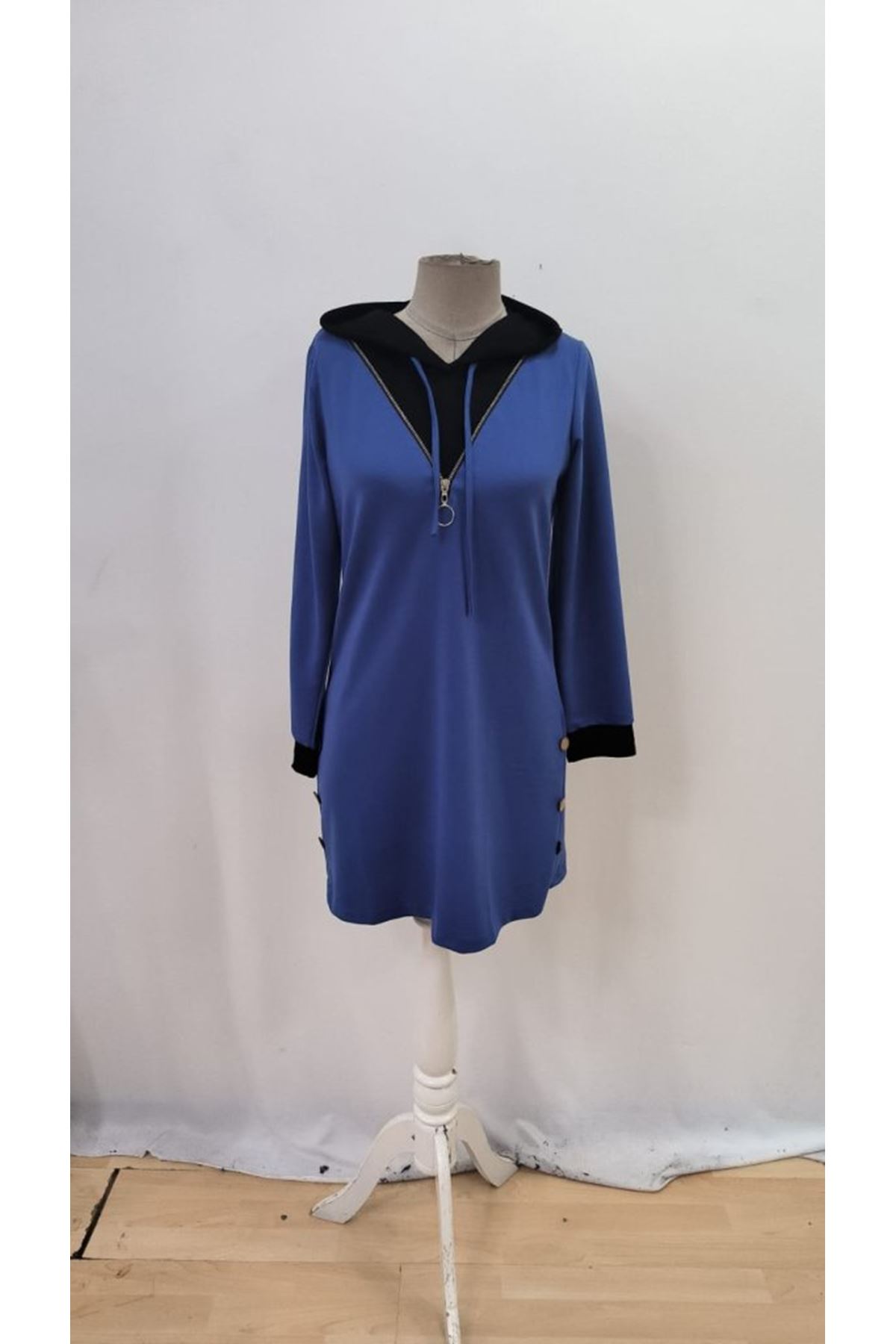 Kadın Uzun Kollu Kapşonlu önden Fermuarlı Düğmeli Mini Iki Iplik Elbise