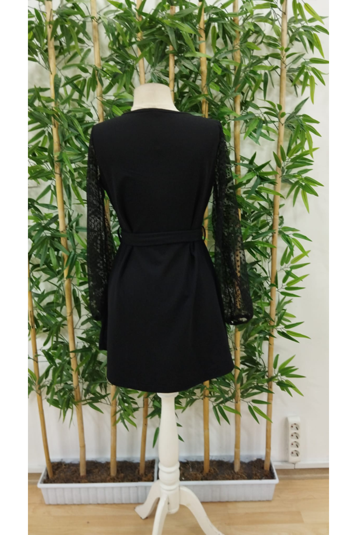 Kadın Uzun Kollu Yakadan Bağcıklı Belden Kuşaklı Ithal Krep Elbise