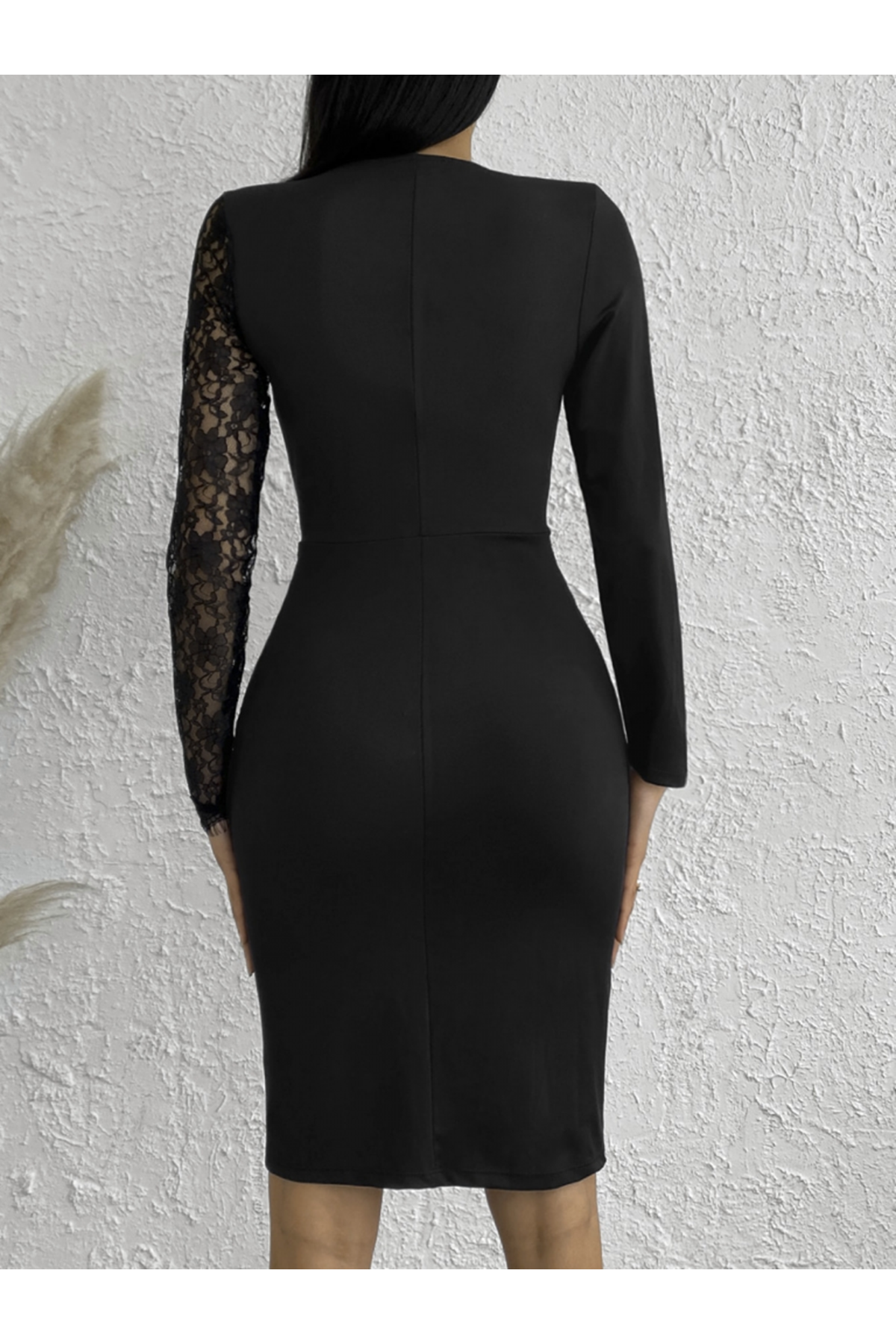 Kadın Uzun Kollu Tek Kolu Dantel Detay V Yakalı Yırtmaçlı Dalgıç Elbise