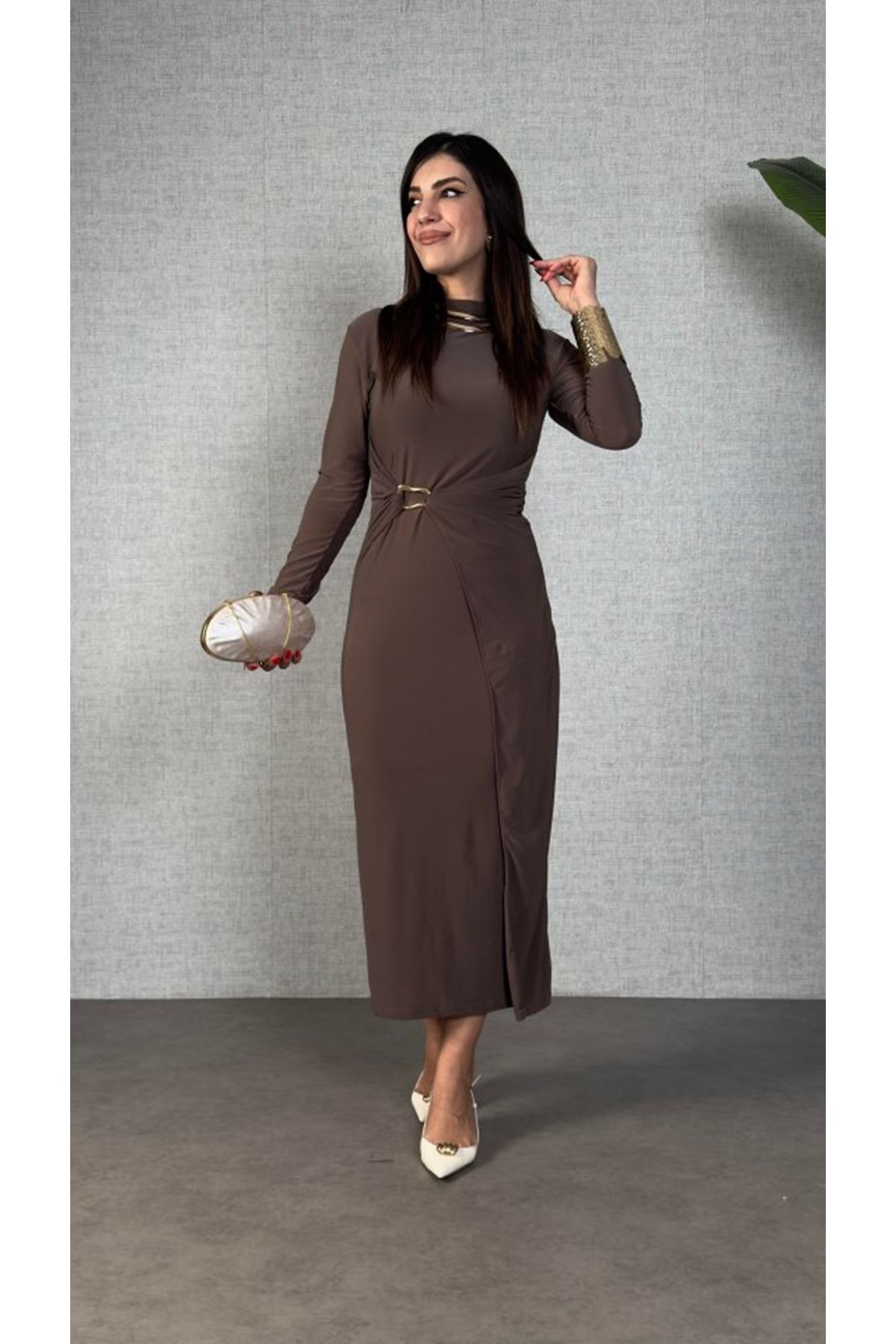 Kadın Balıkçı Yaka Toka Detay Sandy Kumaş Midi Boy Elbise