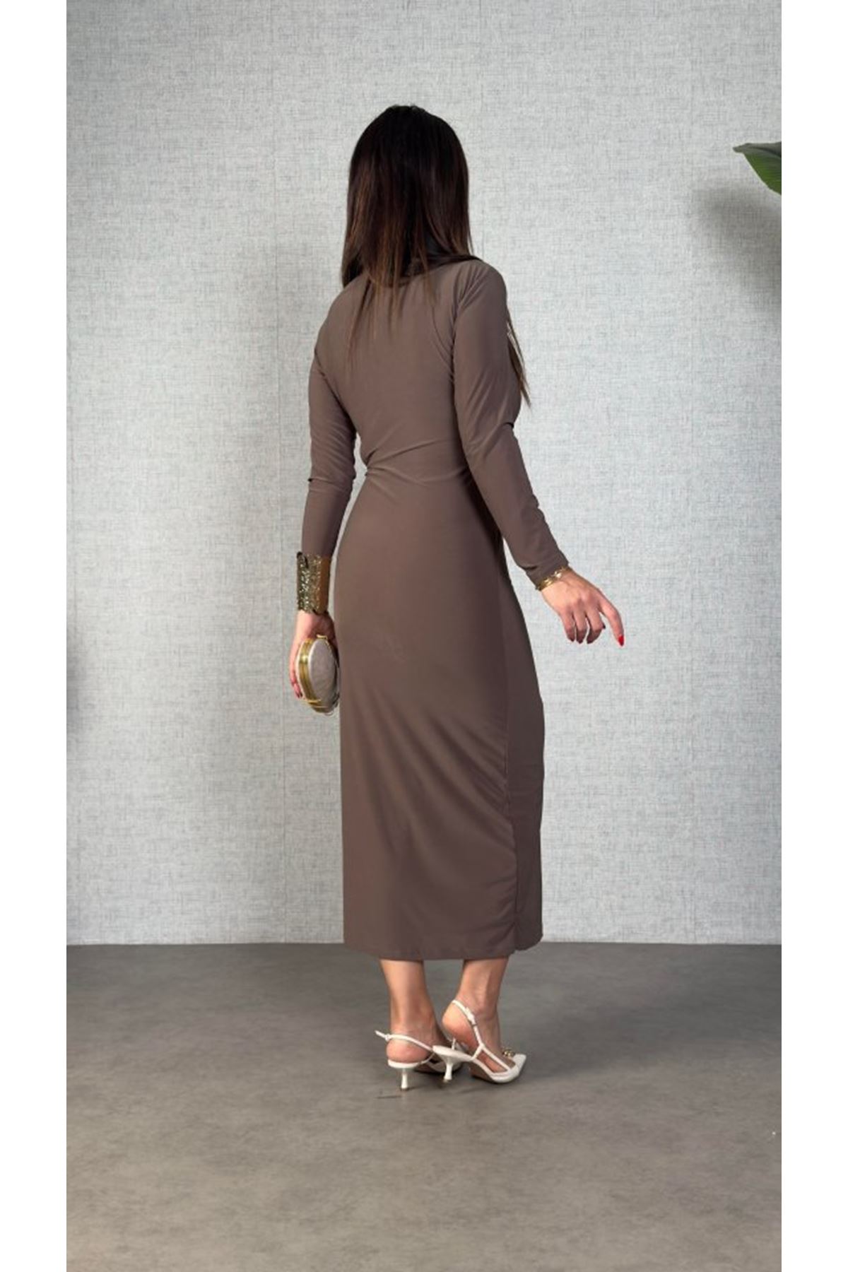 Kadın Balıkçı Yaka Toka Detay Sandy Kumaş Midi Boy Elbise