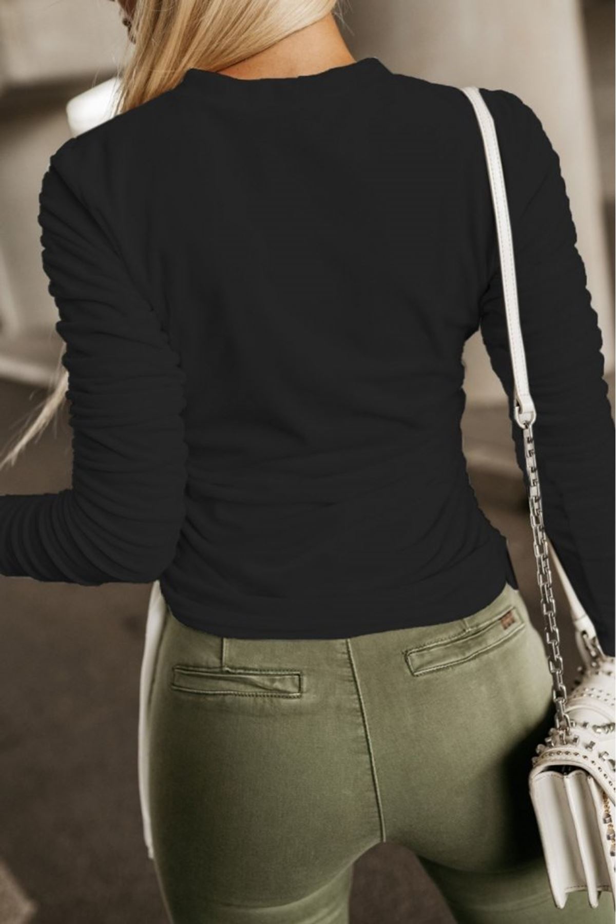 Kadın Uzun Kollu Bisiklet Yaka Yanları Ve Kolları Büzgülü Kadife Bluz