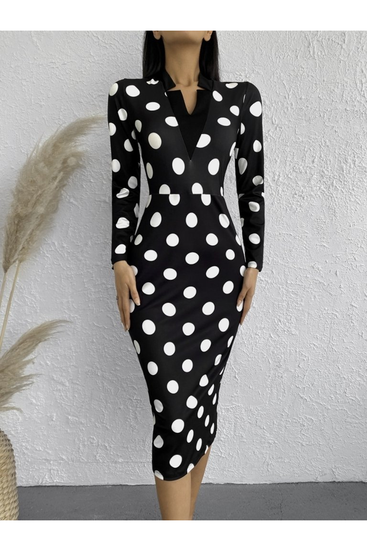 Kadın Uzun Kollu V Yaka Puantiyeli Krep Midi Boy Elbise