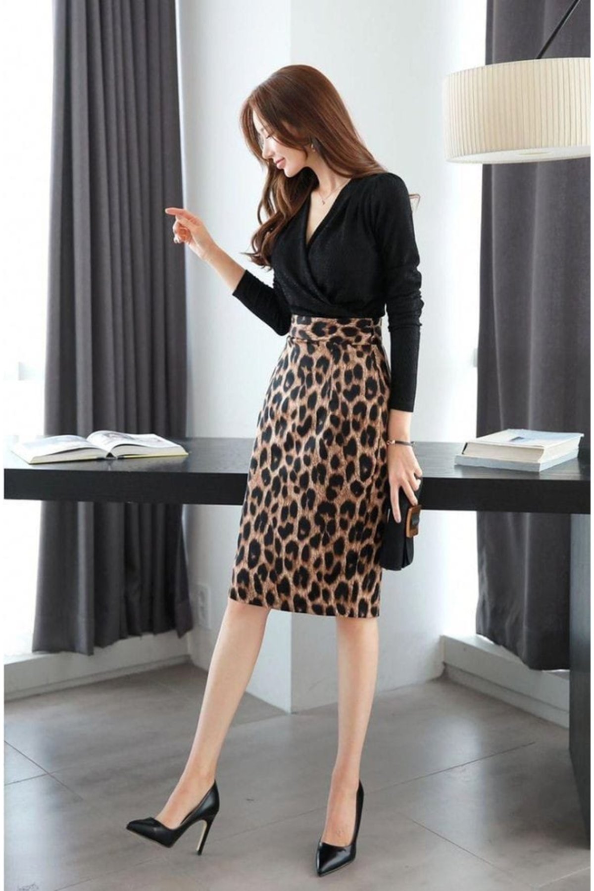 Kadın Uzun Kollu Kruvaze Yaka üst Ithal Krep Alt Dalgıç Leopar Detaylı Elbise