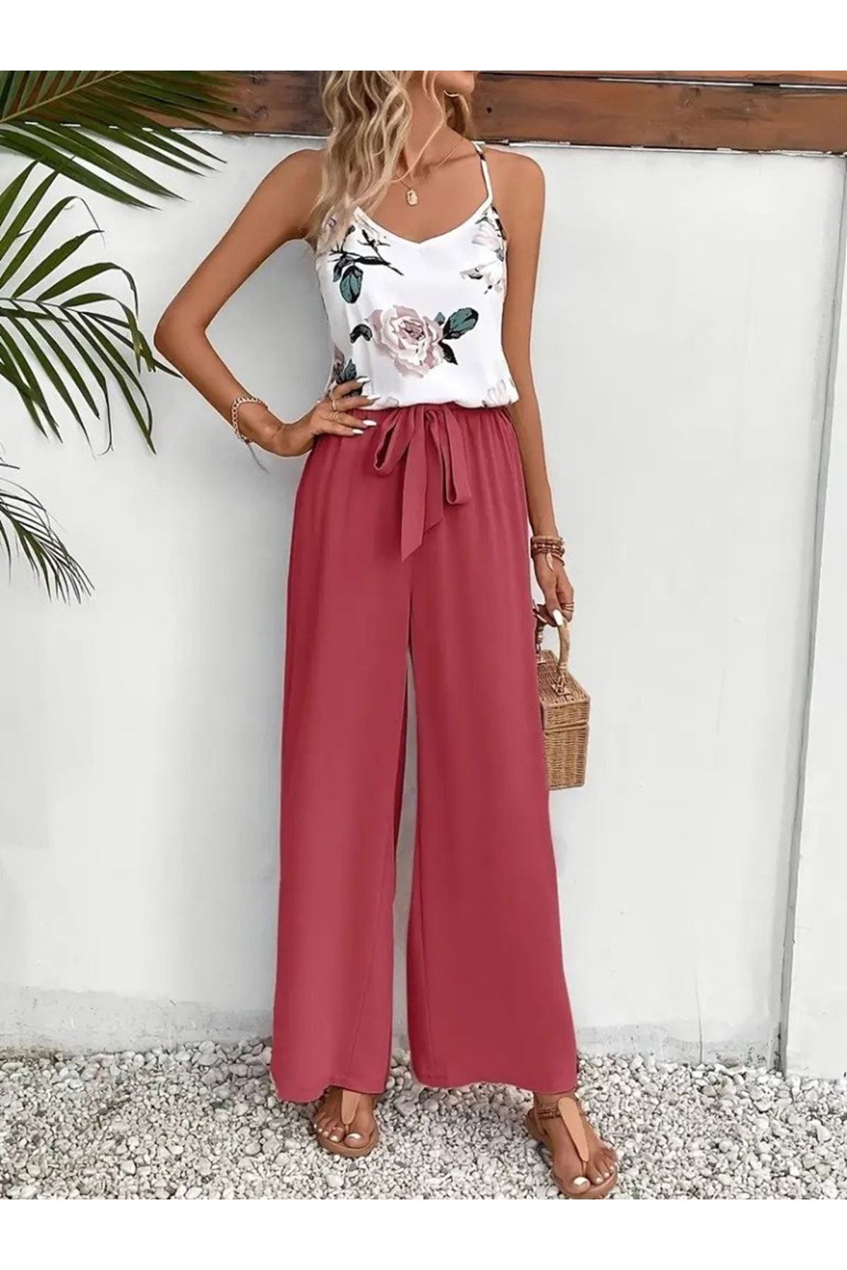 Kadın Ip Askılı V Yakalı Süprem Bluz Ve Aerobin Pantolon Ikili Takım