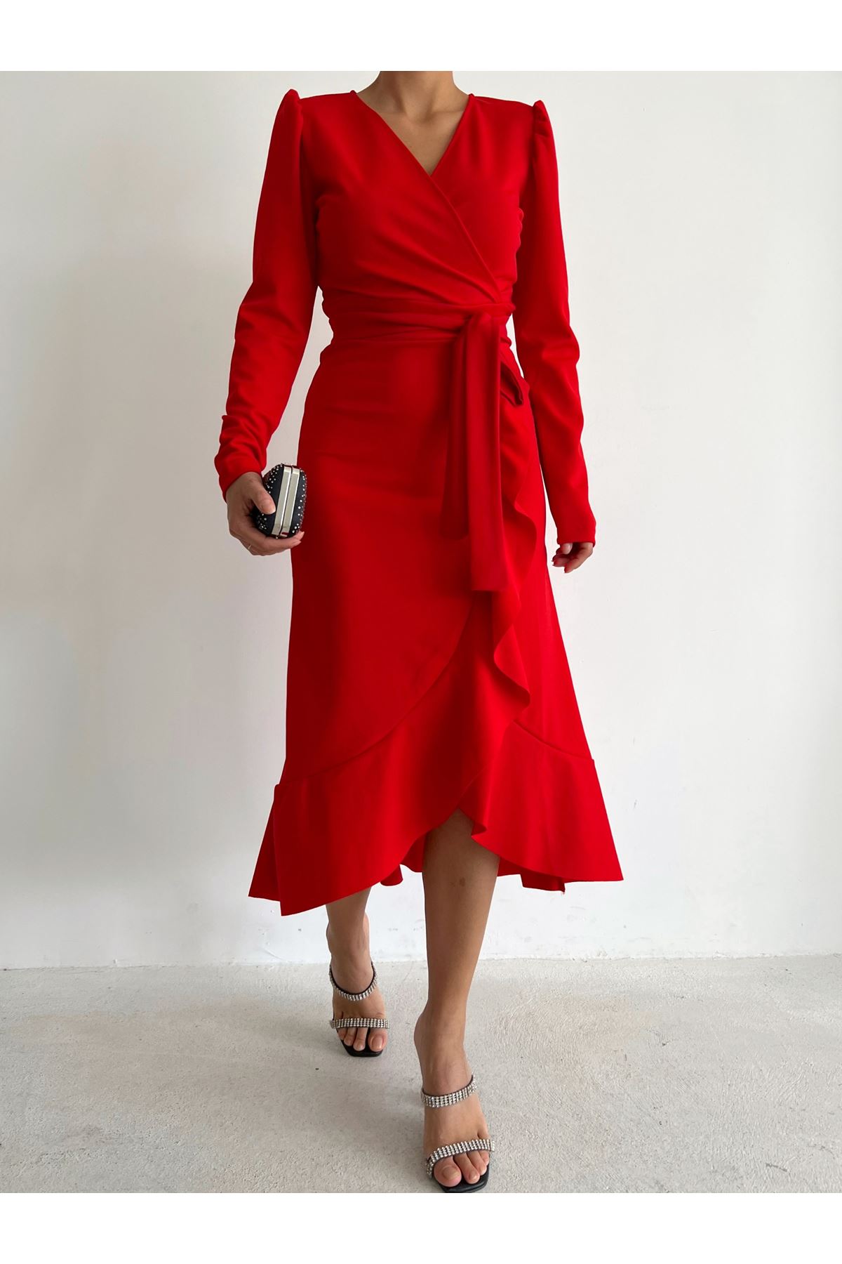 Krep Kumaş Midi Boy Kuşaklı Uzunkol Elbise