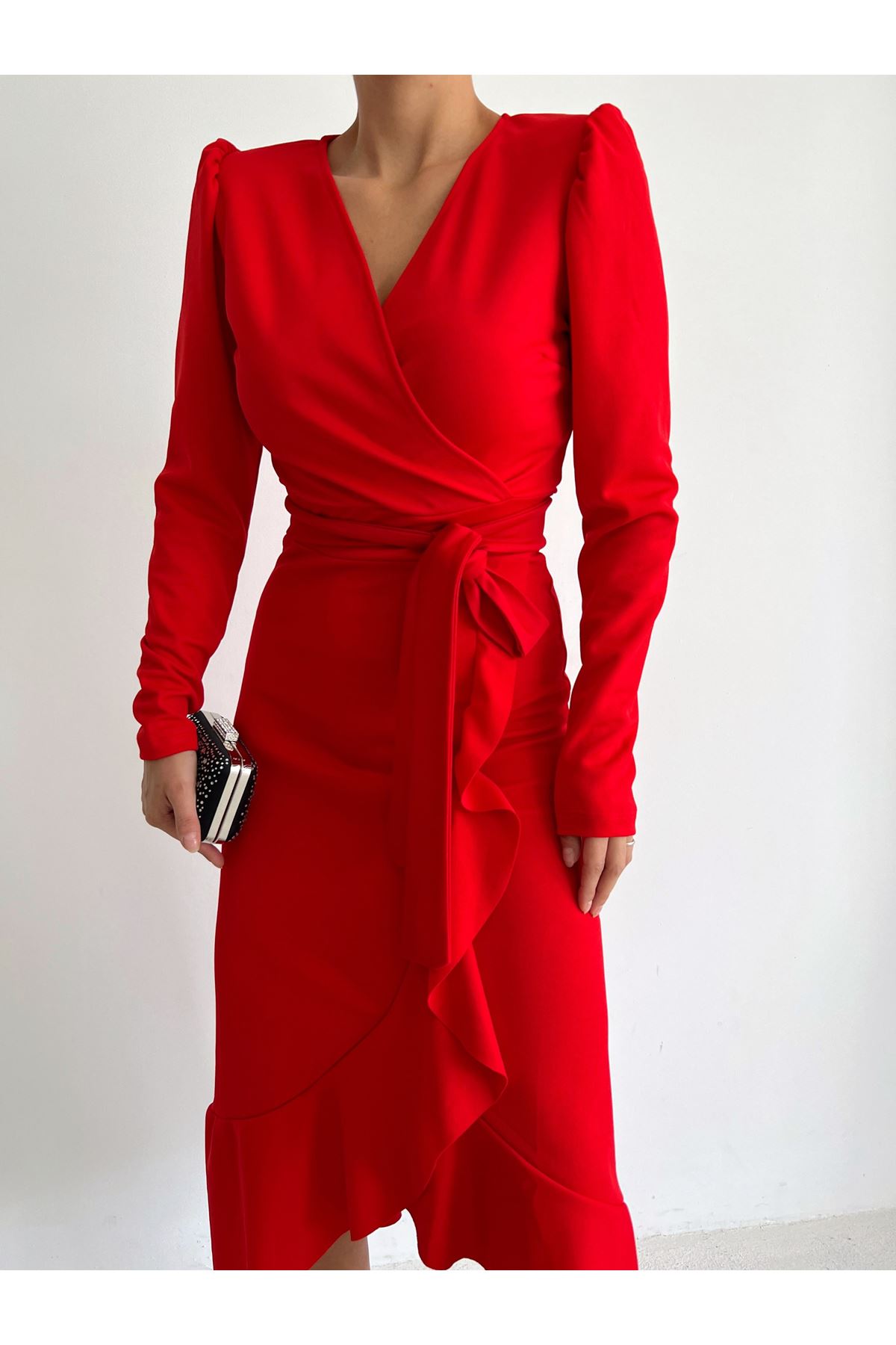 Krep Kumaş Midi Boy Kuşaklı Uzunkol Elbise