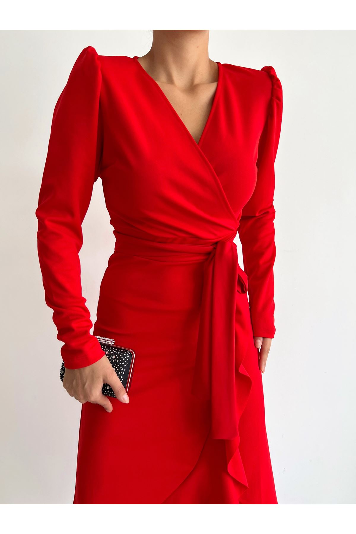 Krep Kumaş Midi Boy Kuşaklı Uzunkol Elbise