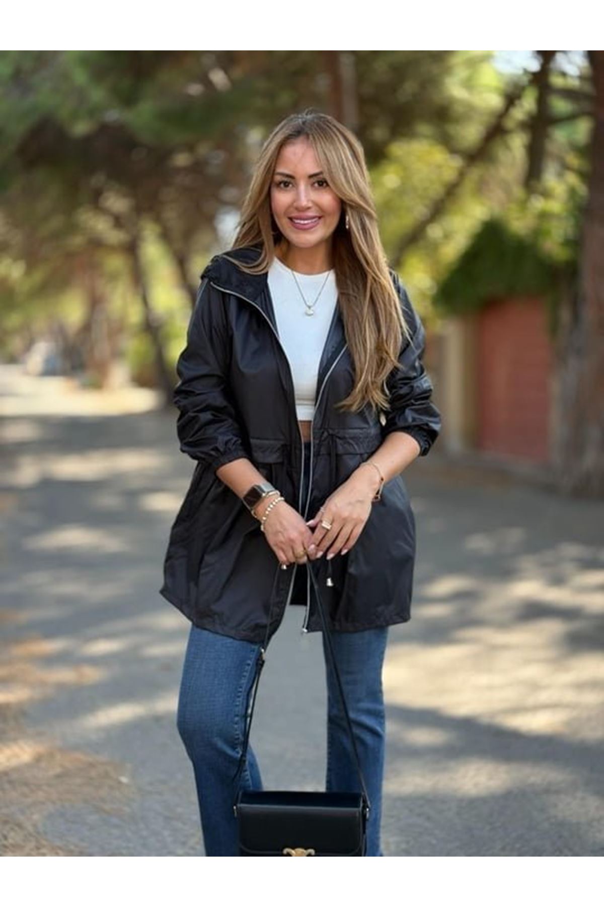 Kadın Kapüşon Ve Büzgü Detay Yağmurluk