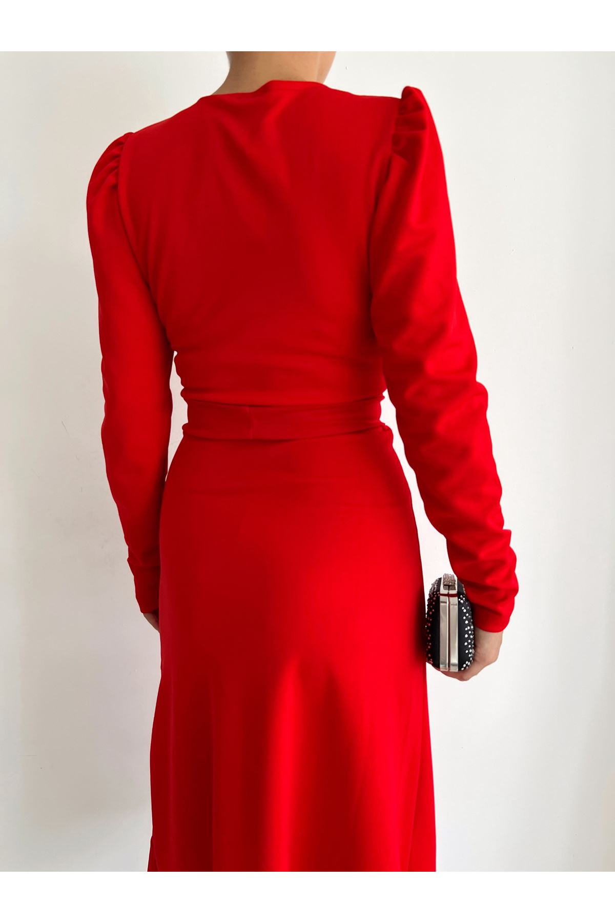 Krep Kumaş Midi Boy Kuşaklı Uzunkol Elbise