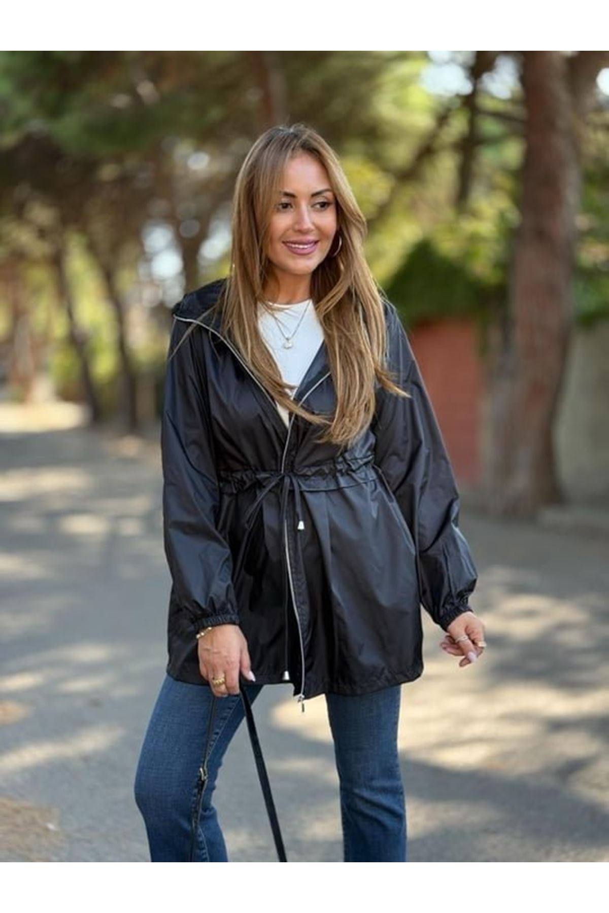 Kadın Kapüşon Ve Büzgü Detay Yağmurluk