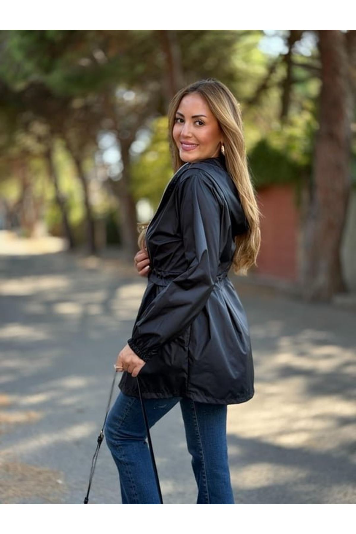 Kadın Kapüşon Ve Büzgü Detay Yağmurluk