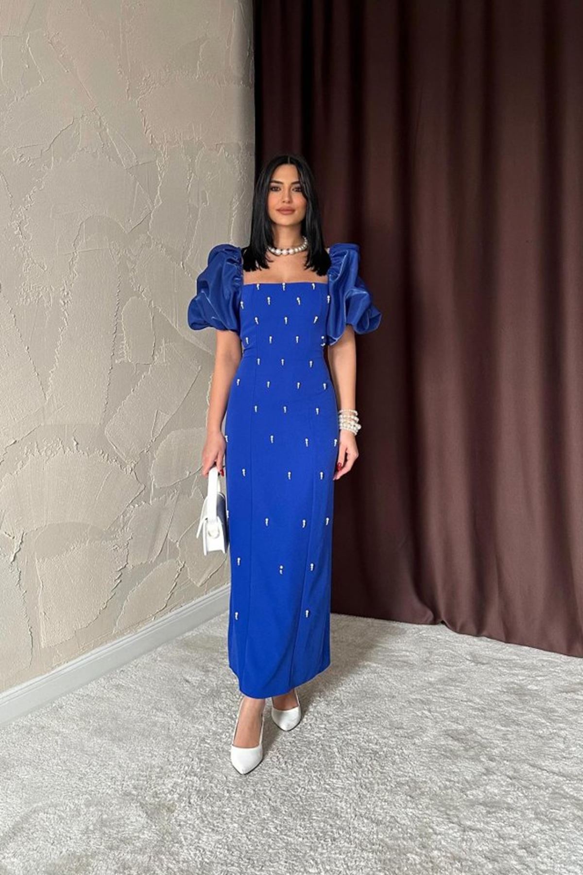 Saks İşlemeli Kolu Garnili Elbise