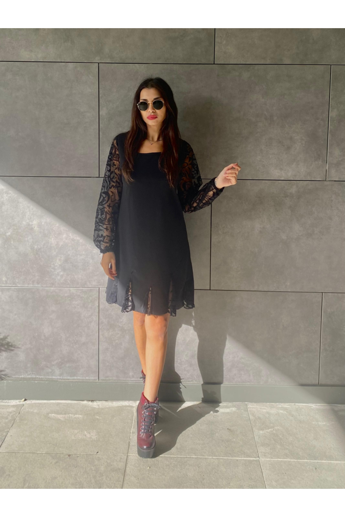 Kadın Uzun Kollu Yuvarlak Yaka Kol Ve Etek Ucu Dantelli Kısa Ithal Krep Elbise