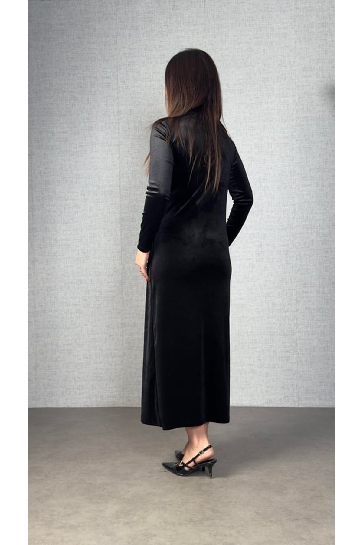 Kadınbalıkçı Yaka Büzgü Ve Taş Işleme Detay Maxi Boy Kadife Elbise