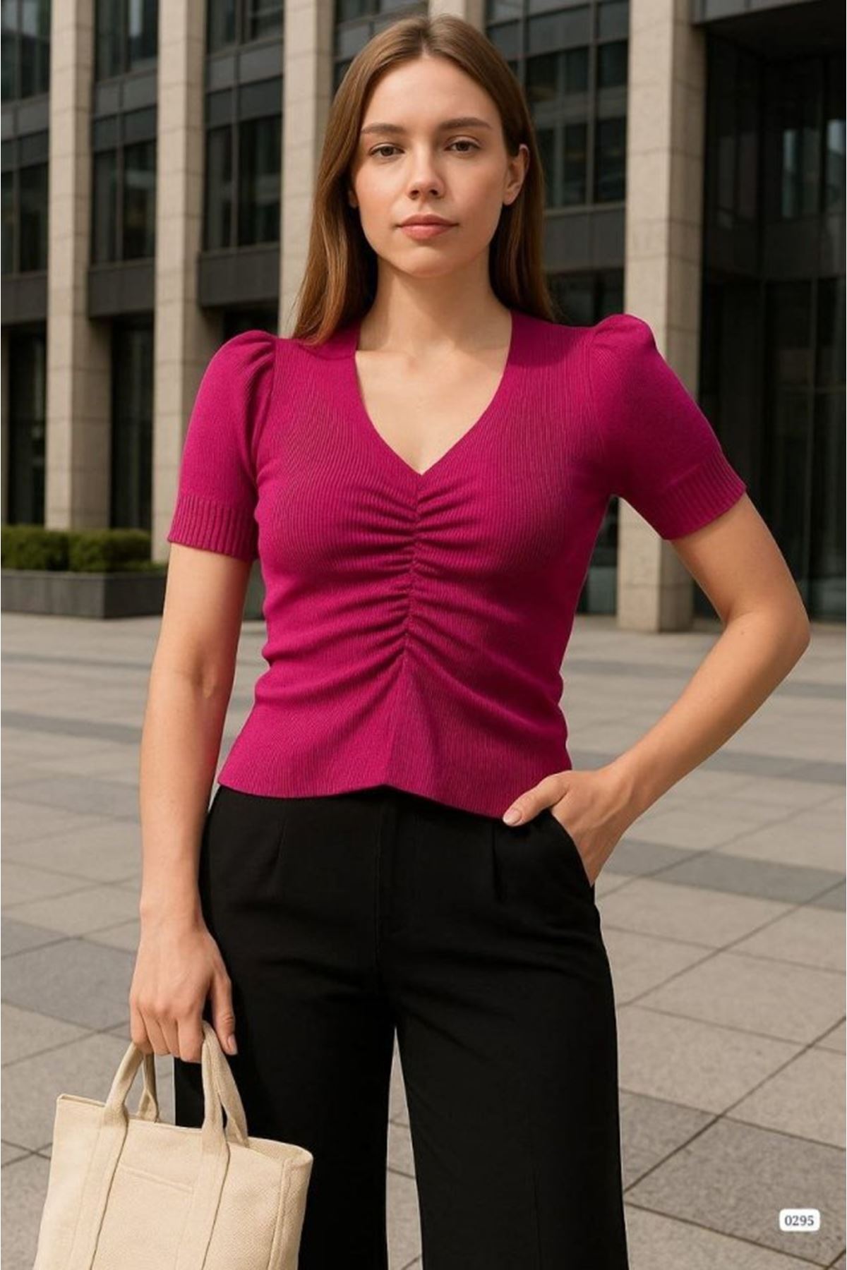 Kadın V Yaka Önü Büzgü Detaylı Triko Bluz