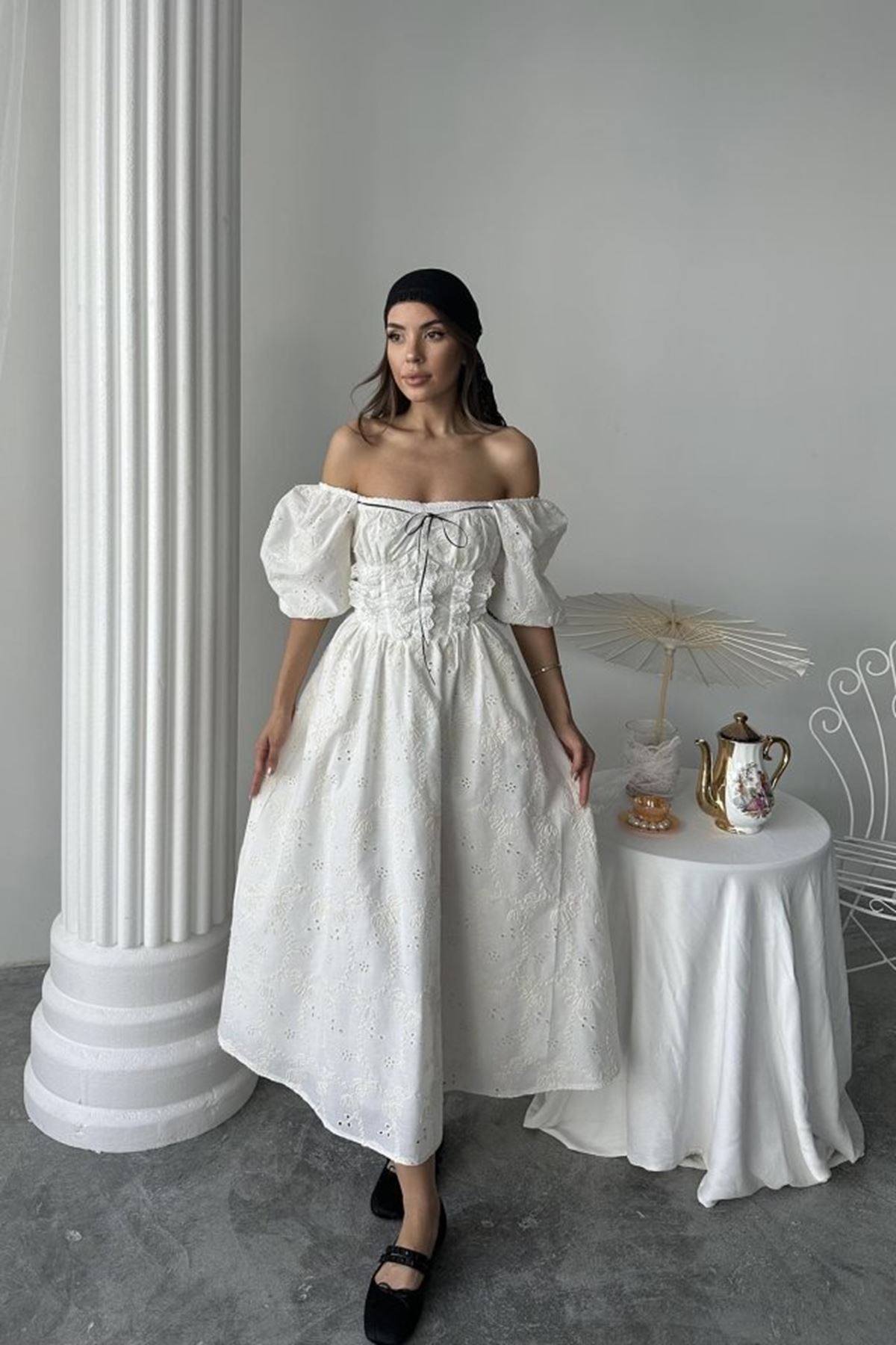 Ekru Dantel Detaylı Brode Elbise