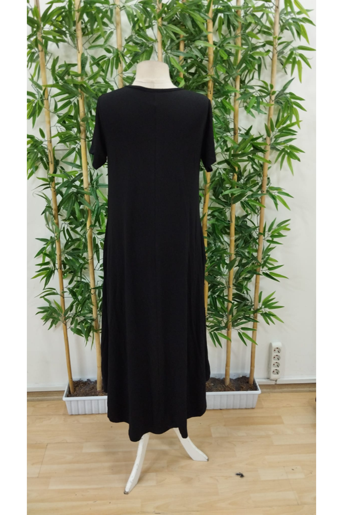 Kadın Kısa Kollu Bisiklet Yaka Cepli Salaş Viskon Elbise