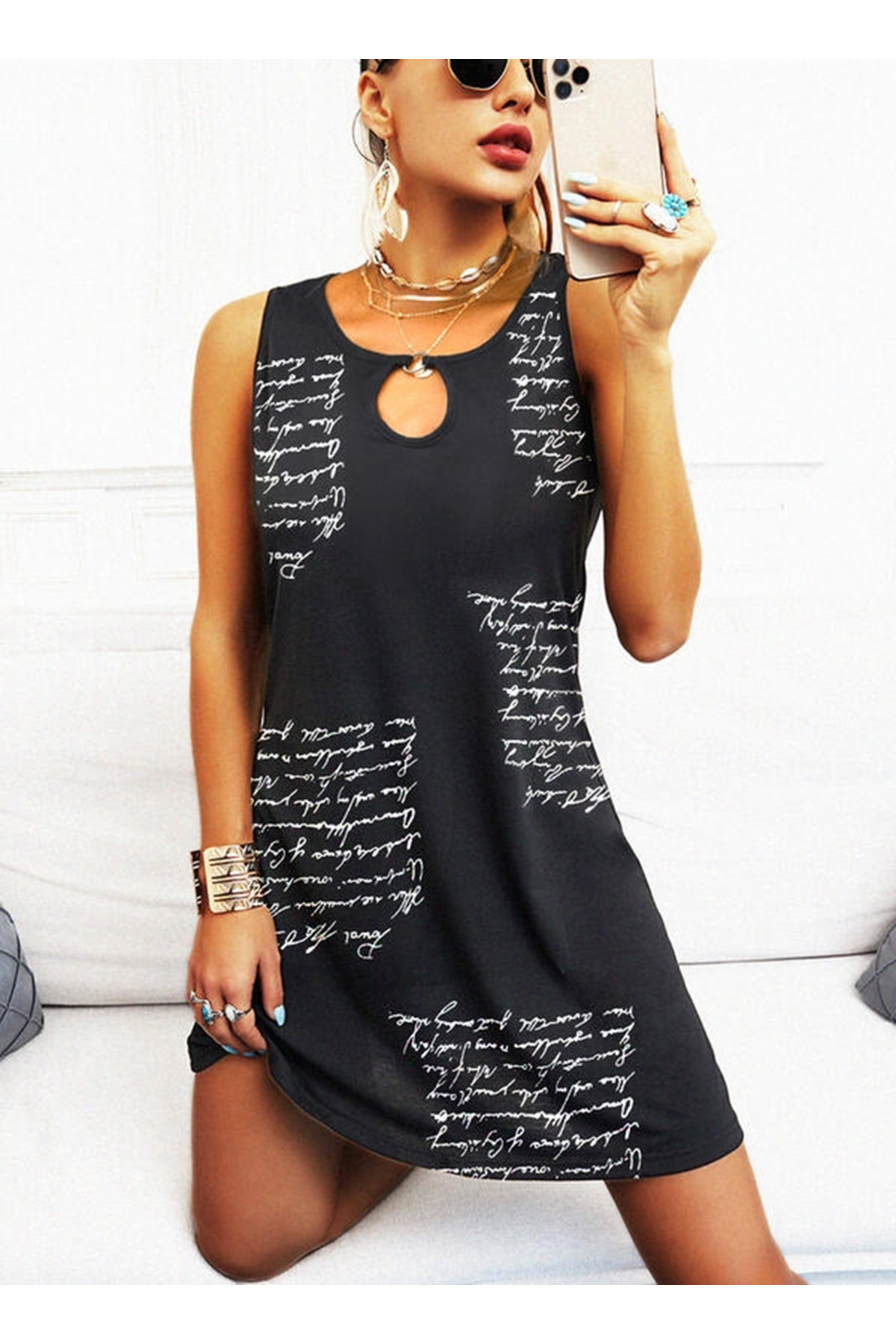 Kadın Kolsuz Halka Detay Mektup Desenli Mikro Elbise