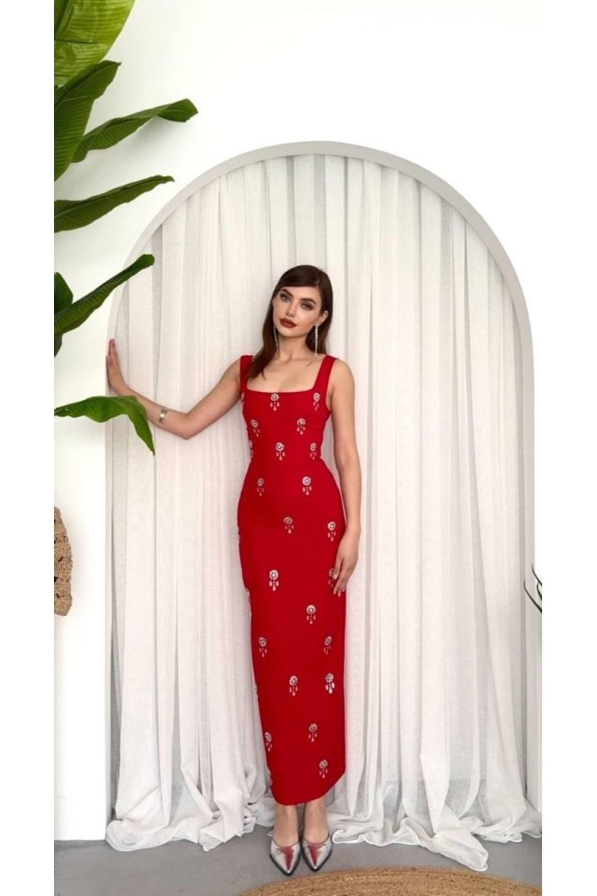 Ners Taş Detaylı Elbise