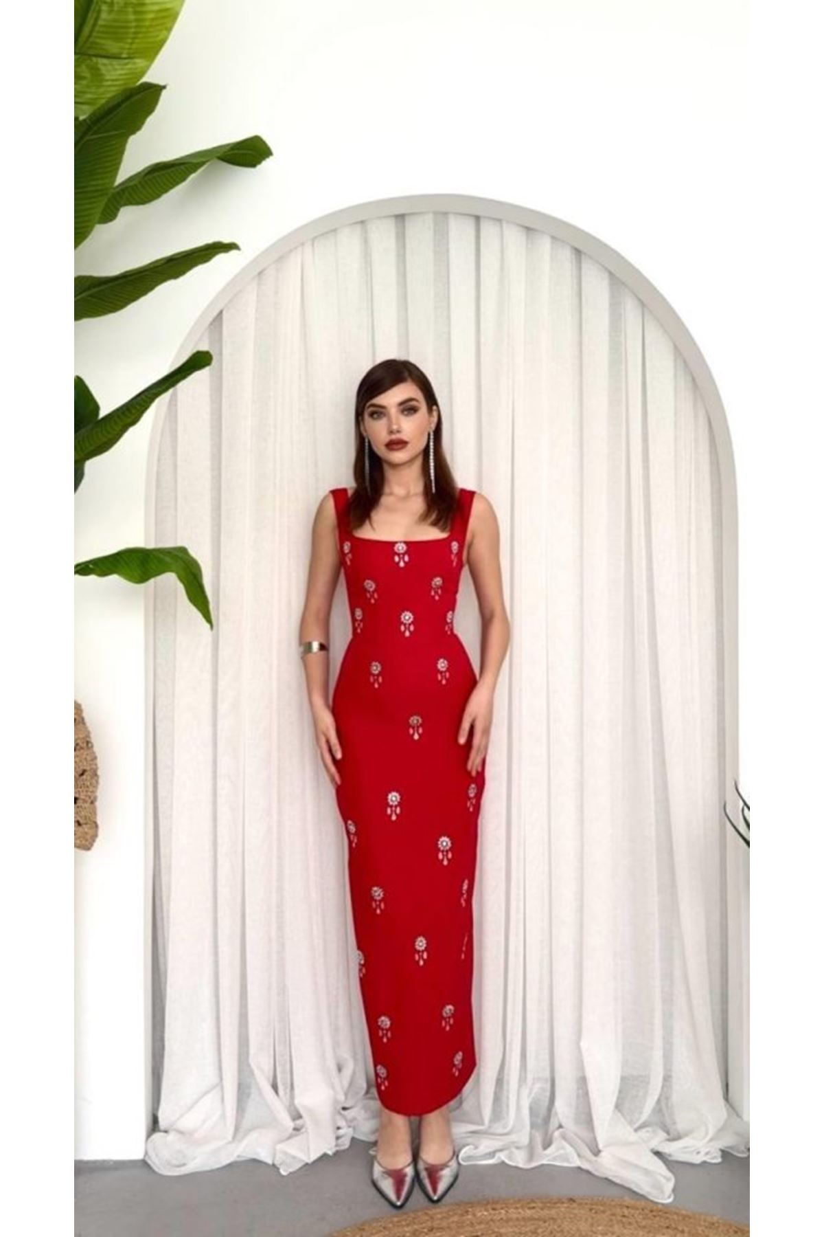 Ners Taş Detaylı Elbise