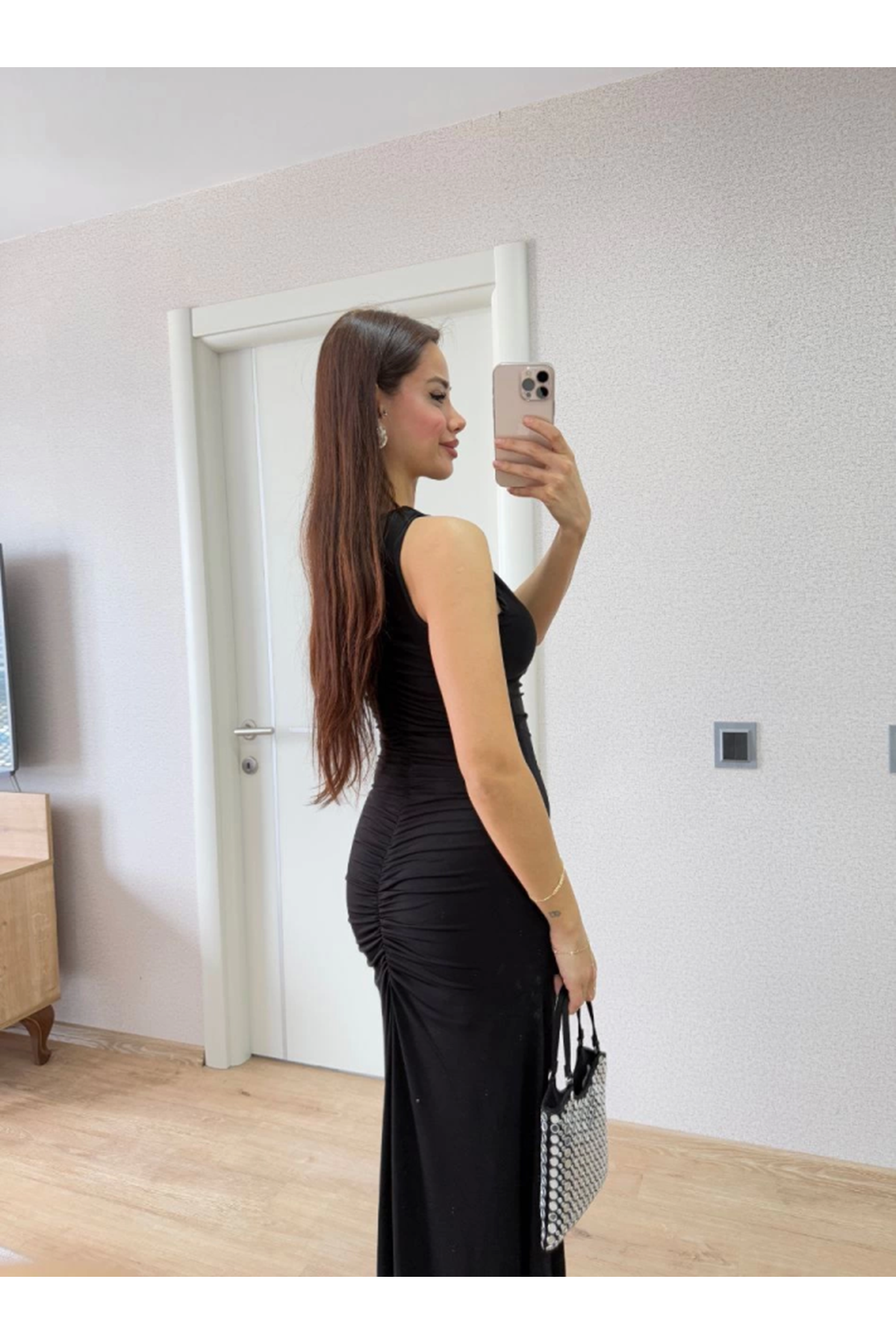 Kolsuz Büzgülü Uzun Elbise - Siyah