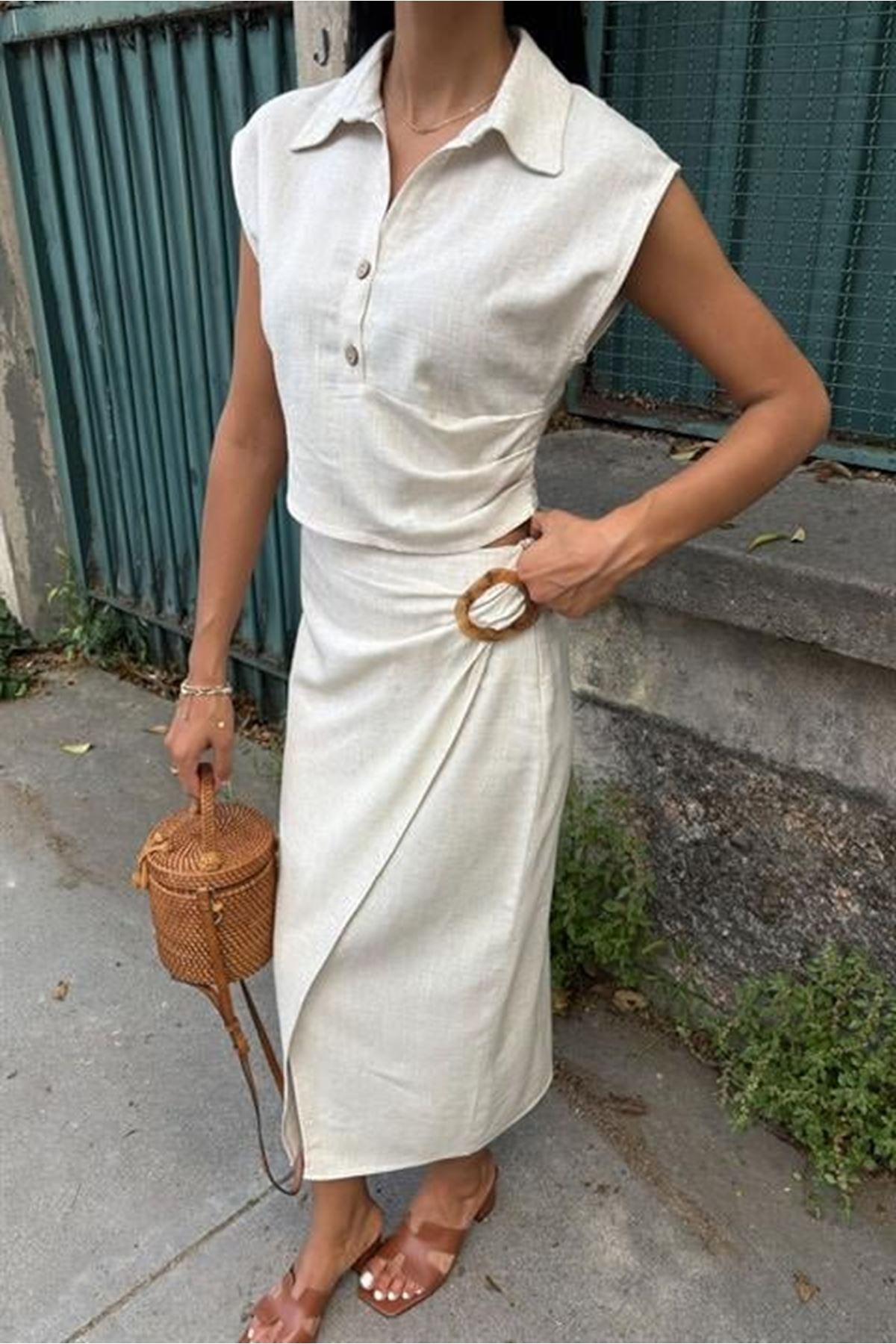 Bluzu Büzgülü Ve Eteği Tokalı Keten Takım 10204