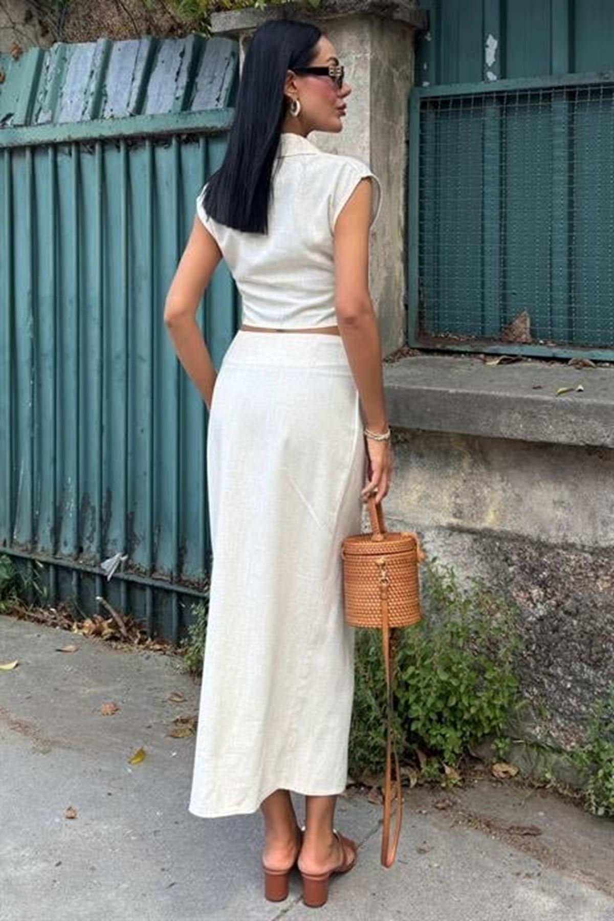 Bluzu Büzgülü Ve Eteği Tokalı Keten Takım 10204