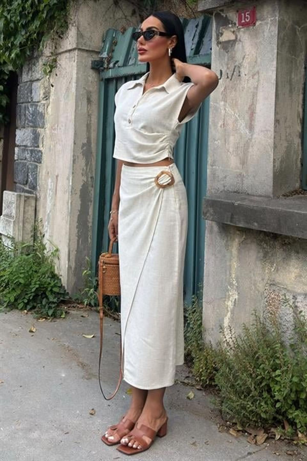 Bluzu Büzgülü Ve Eteği Tokalı Keten Takım 10204