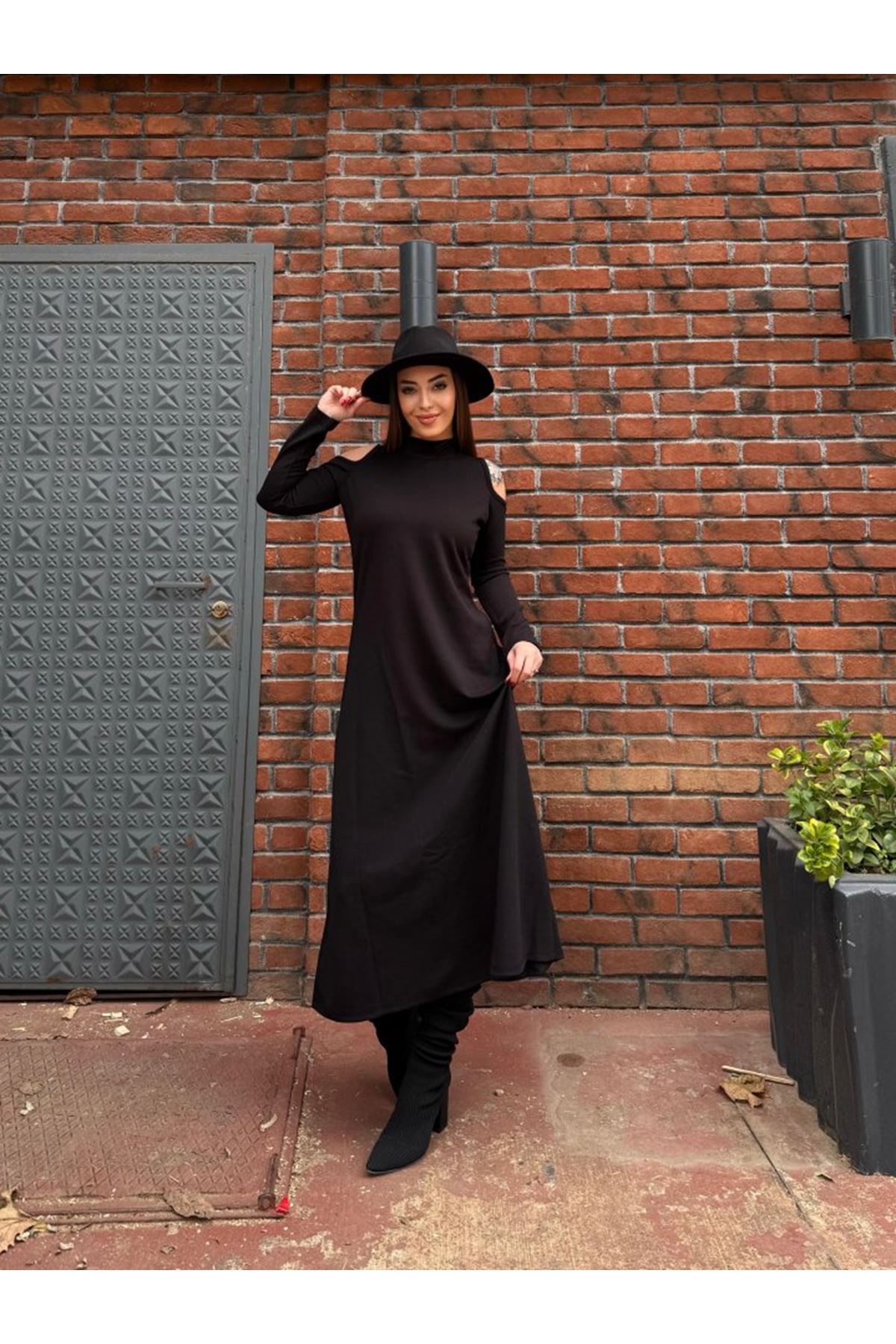 Kadın Balıkçı Yaka Omuzlardan Açık Uzun Kollu Janjan Krep Elbise