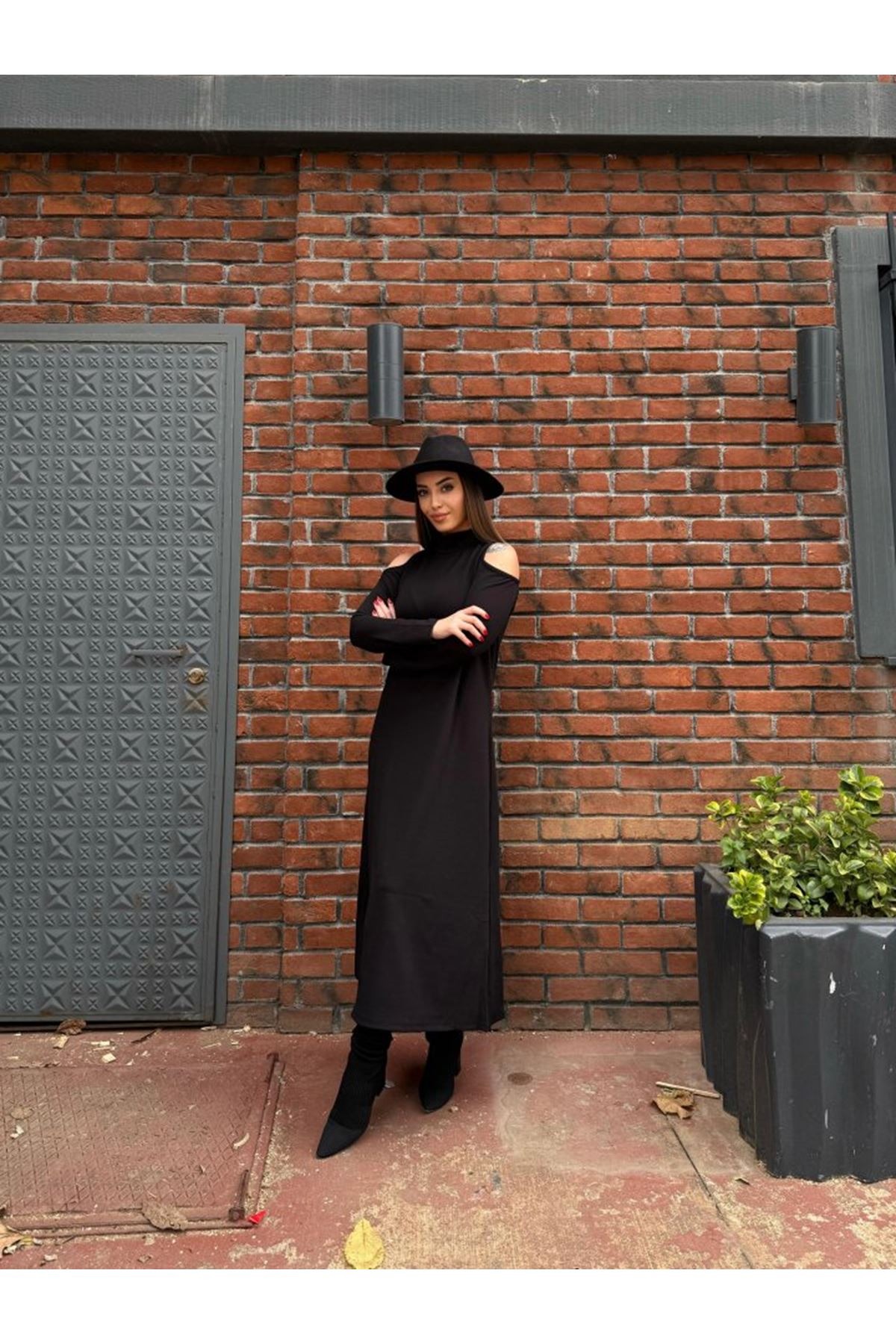 Kadın Balıkçı Yaka Omuzlardan Açık Uzun Kollu Janjan Krep Elbise