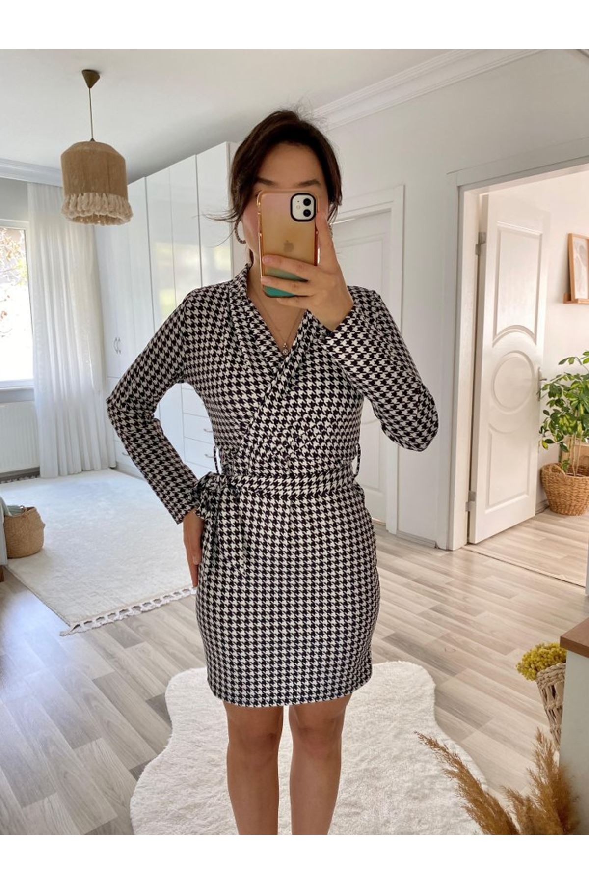 Kadın Uzun Kollu Kruvaze Yaka Bağlamalı Kemer Dalgıç Mini Boy Elbise