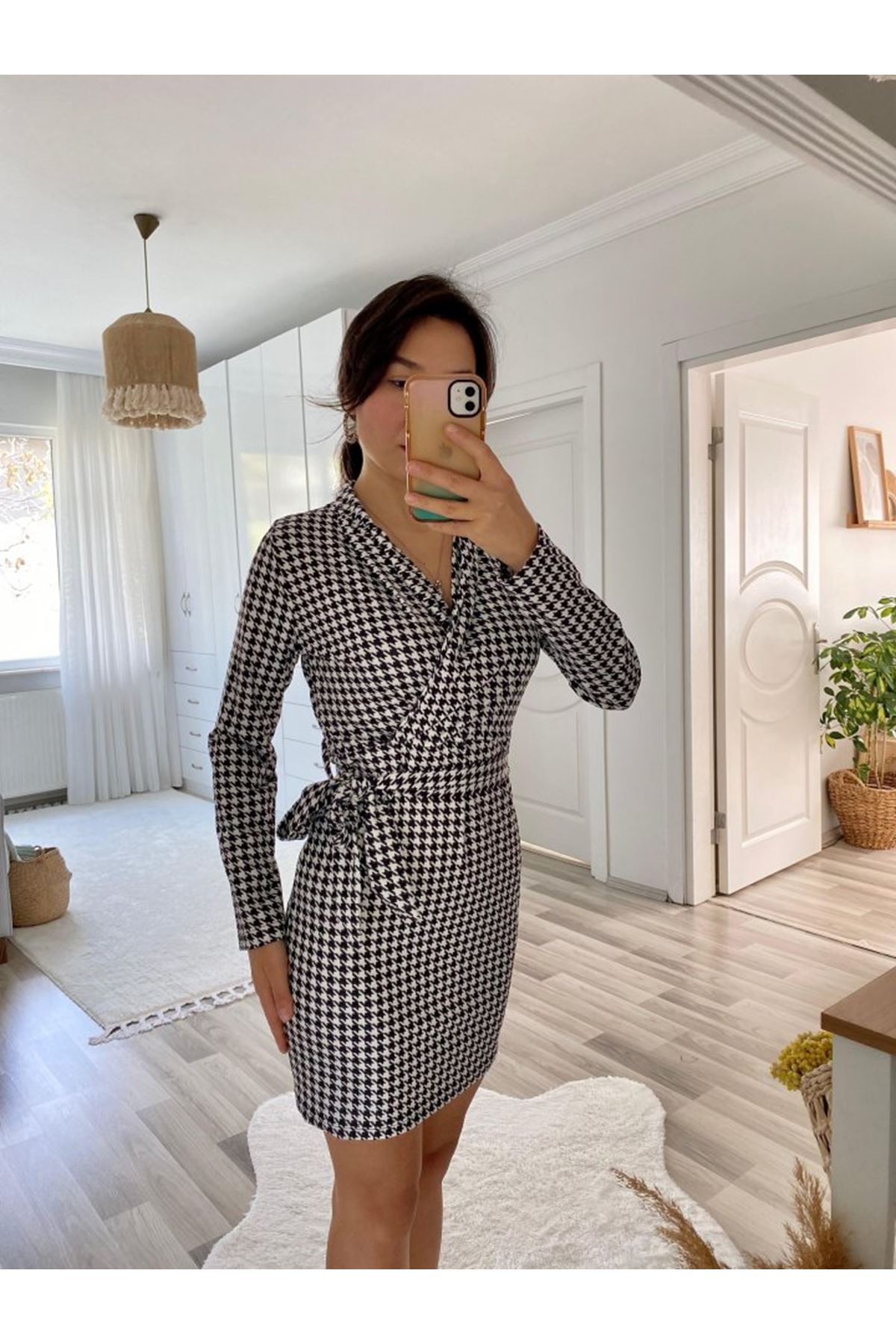 Kadın Uzun Kollu Kruvaze Yaka Bağlamalı Kemer Dalgıç Mini Boy Elbise