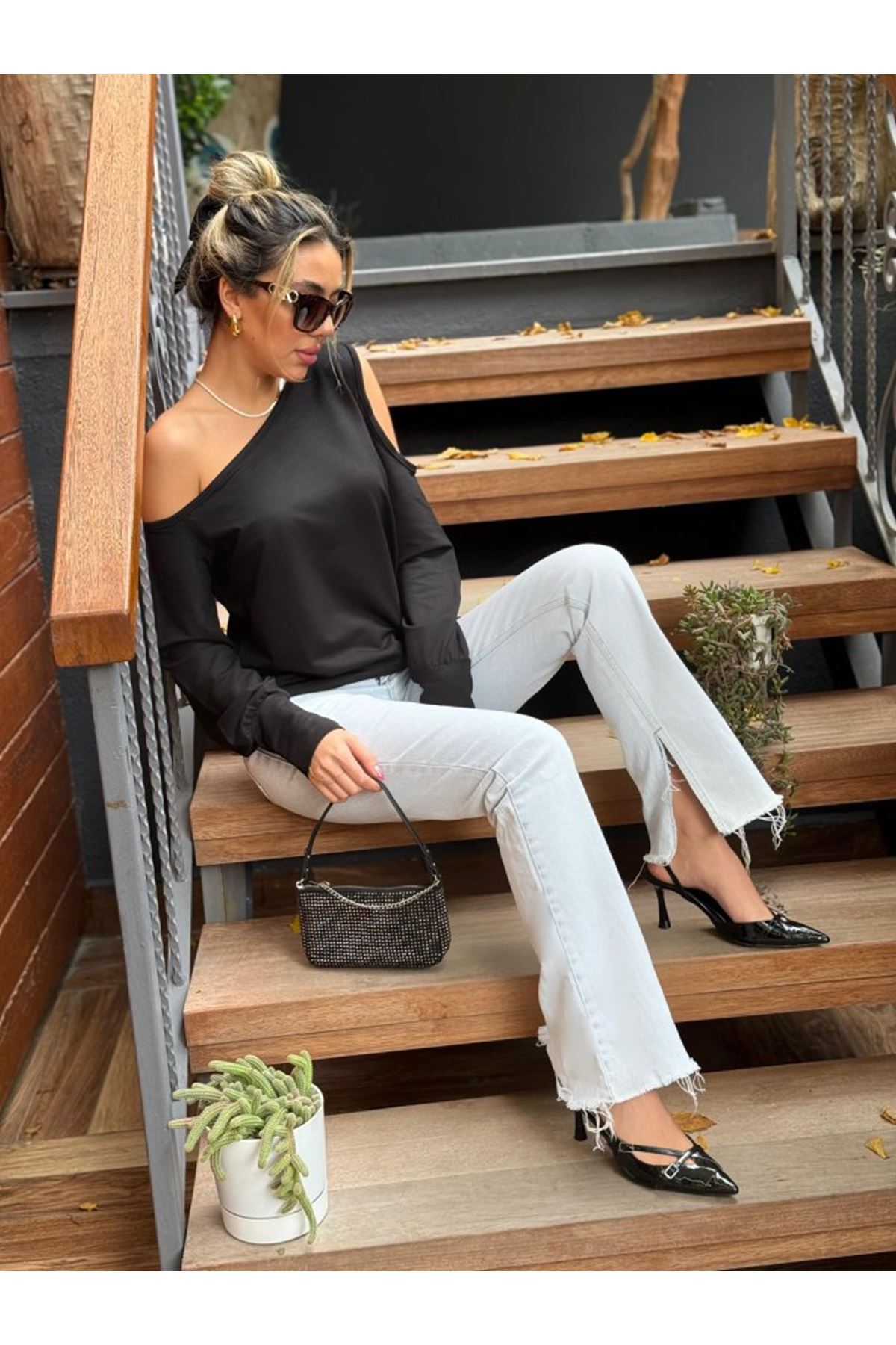 Kadın Omuzdan Açık Askılı Viskon Iki Iplik Bluz