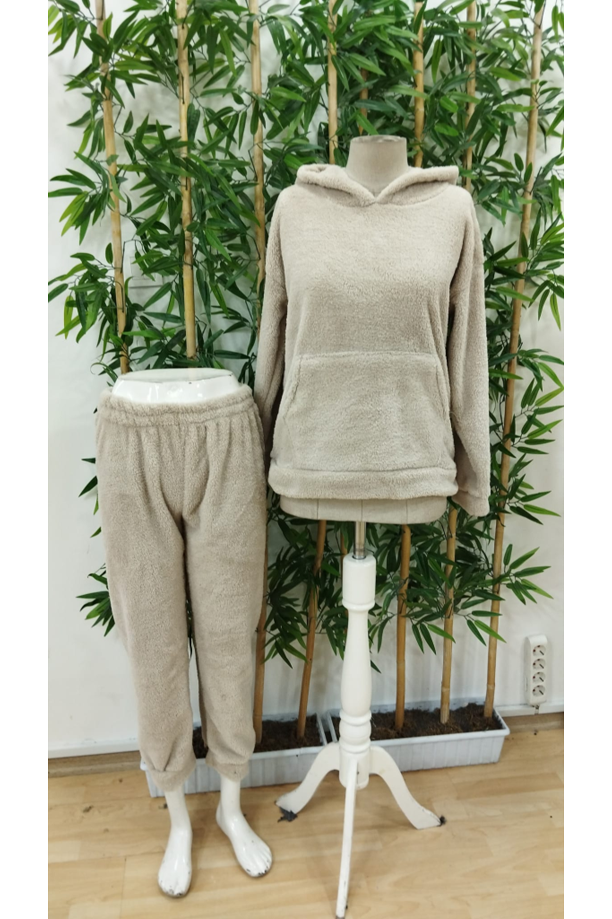Kadın Uzun Kollu Kapşonlu önden Cepli Peluş Alt Ve üst Ikili Takım