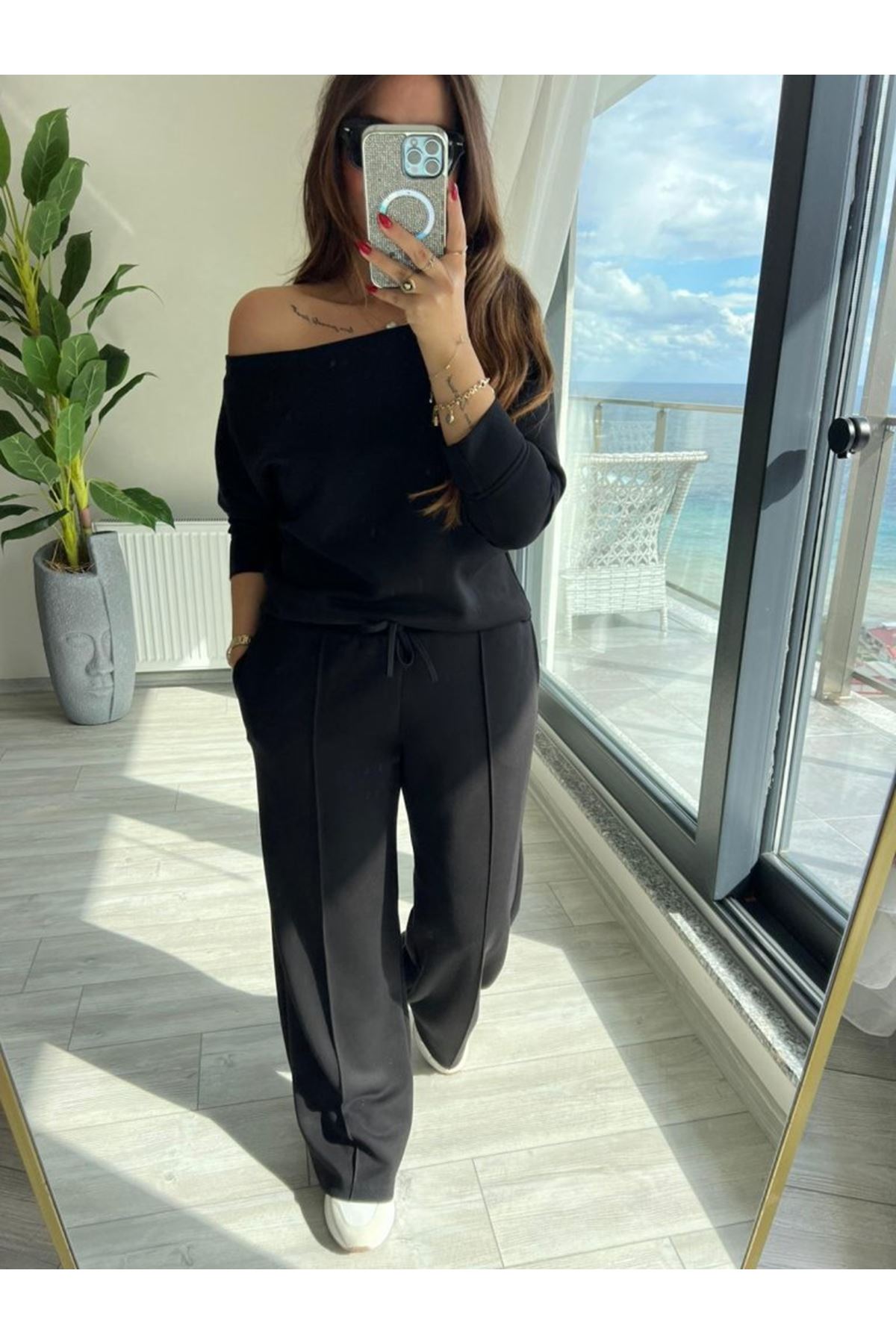 Kadın Uzun Kollu Tek Omuzdan Açık Modal Bluz Ve Pantolon Ikili Takım