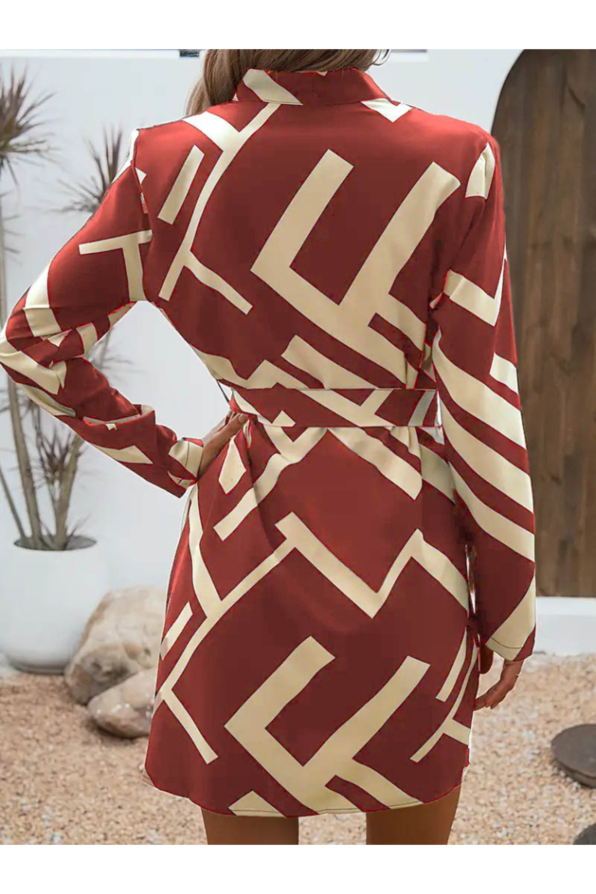 Kadın Uzun Kollu V Yakalı Desenli Belinde Kuşaklı Dalgıç Elbise