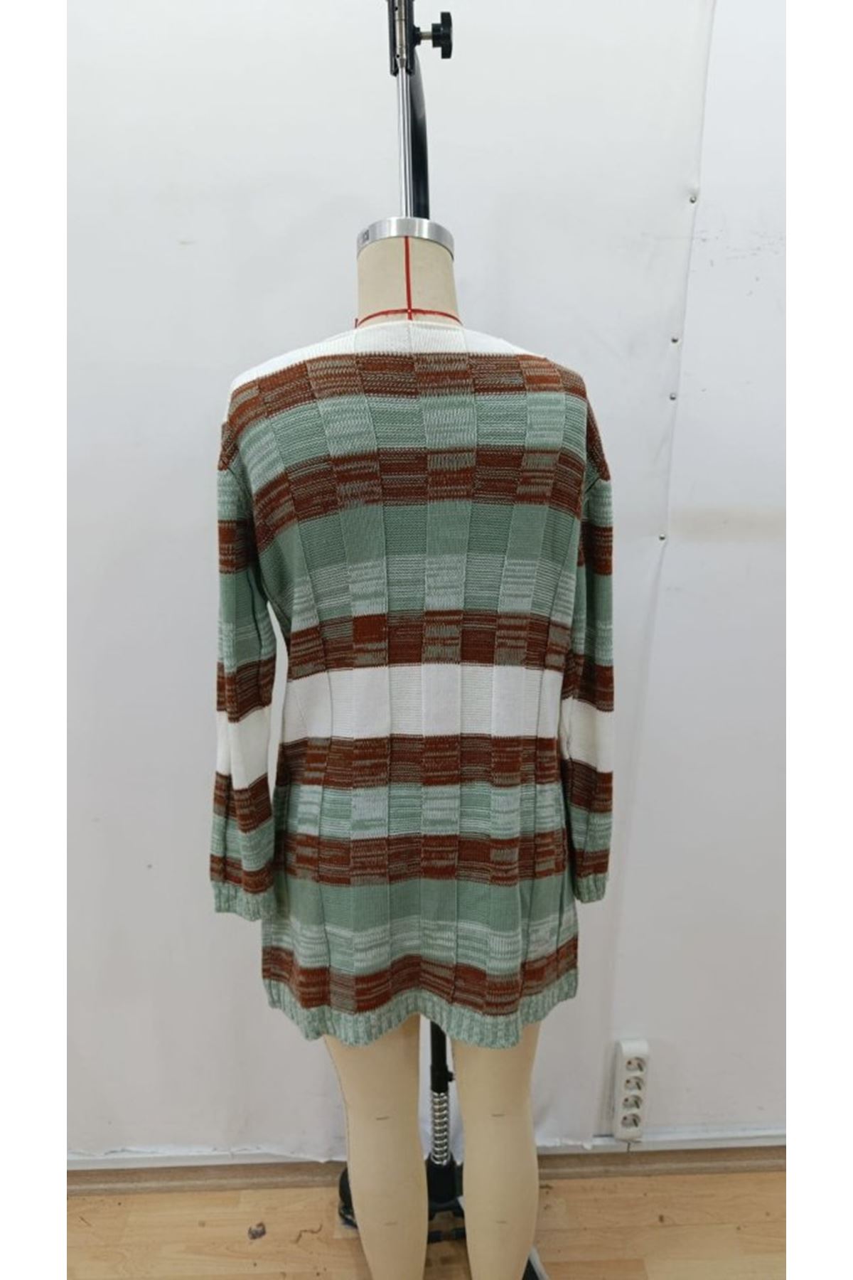 Kadın Uzun Kollu V Yakalı çizgili çok Renkli Triko Mini Elbise