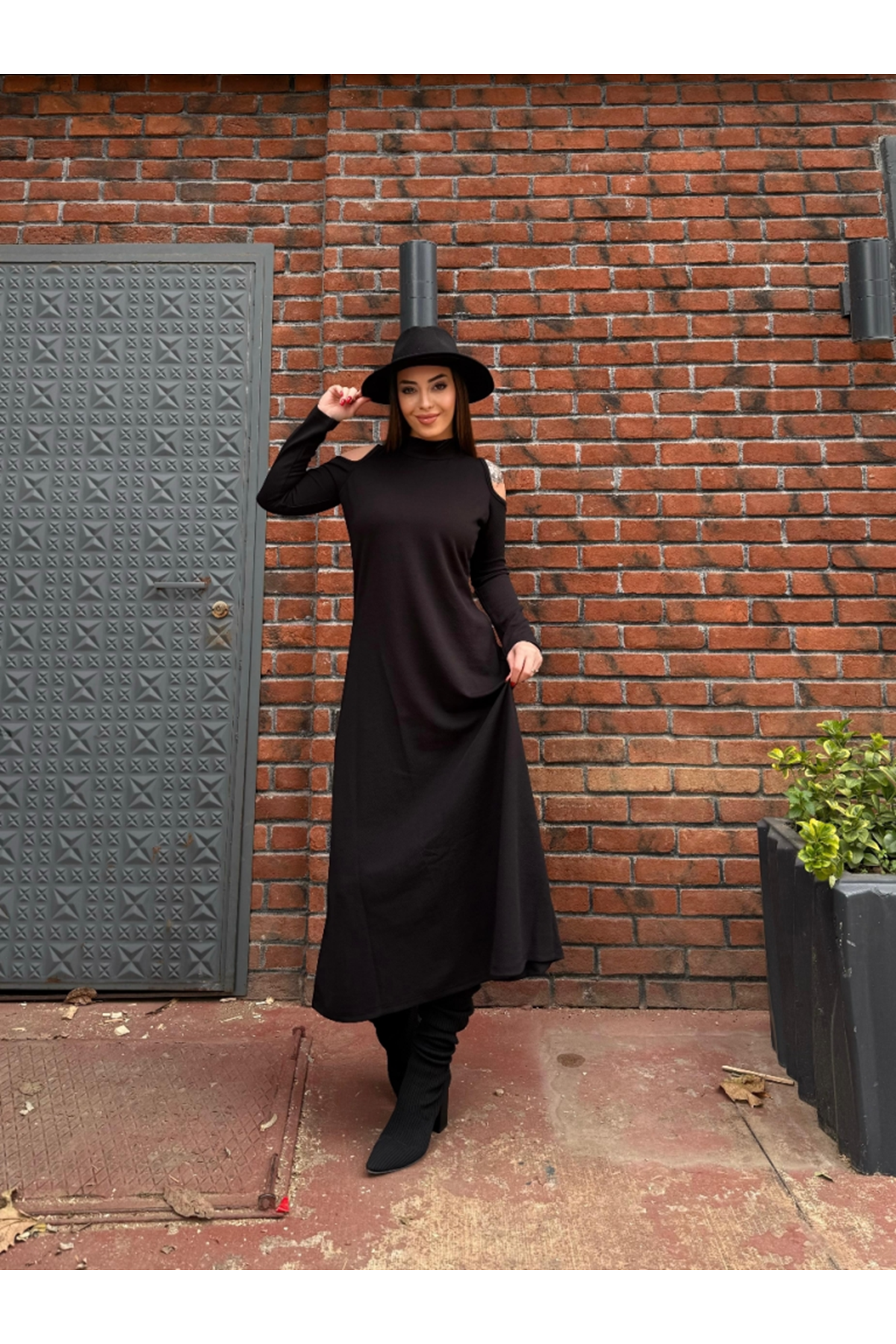 Kadın Balıkçı Yaka Omuzlardan Açık Uzun Kollu Janjan Krep Elbise