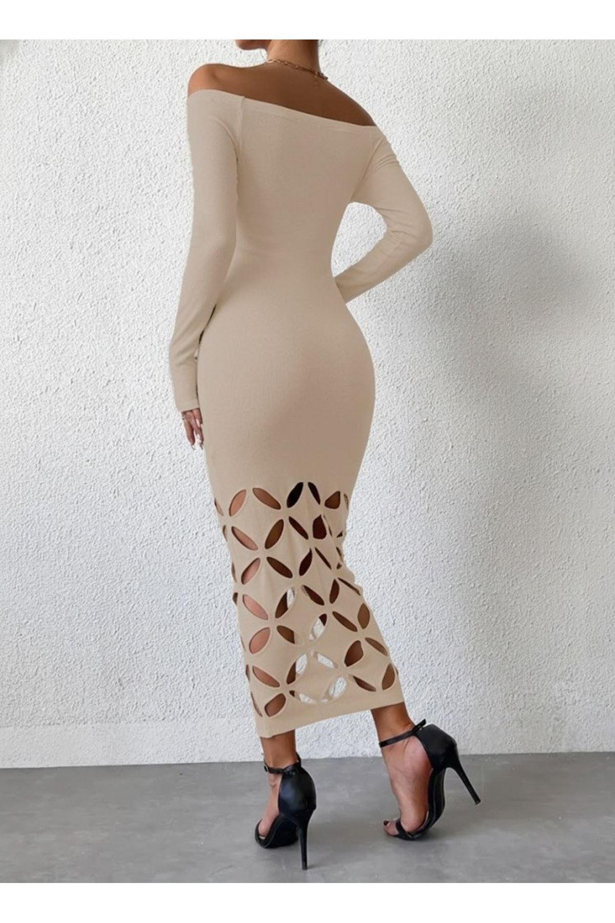 Kadın Madonna Yaka Uzun Kollu Lazer çiçek Kesim Detaylı Uzun Ithal Krep Elbise