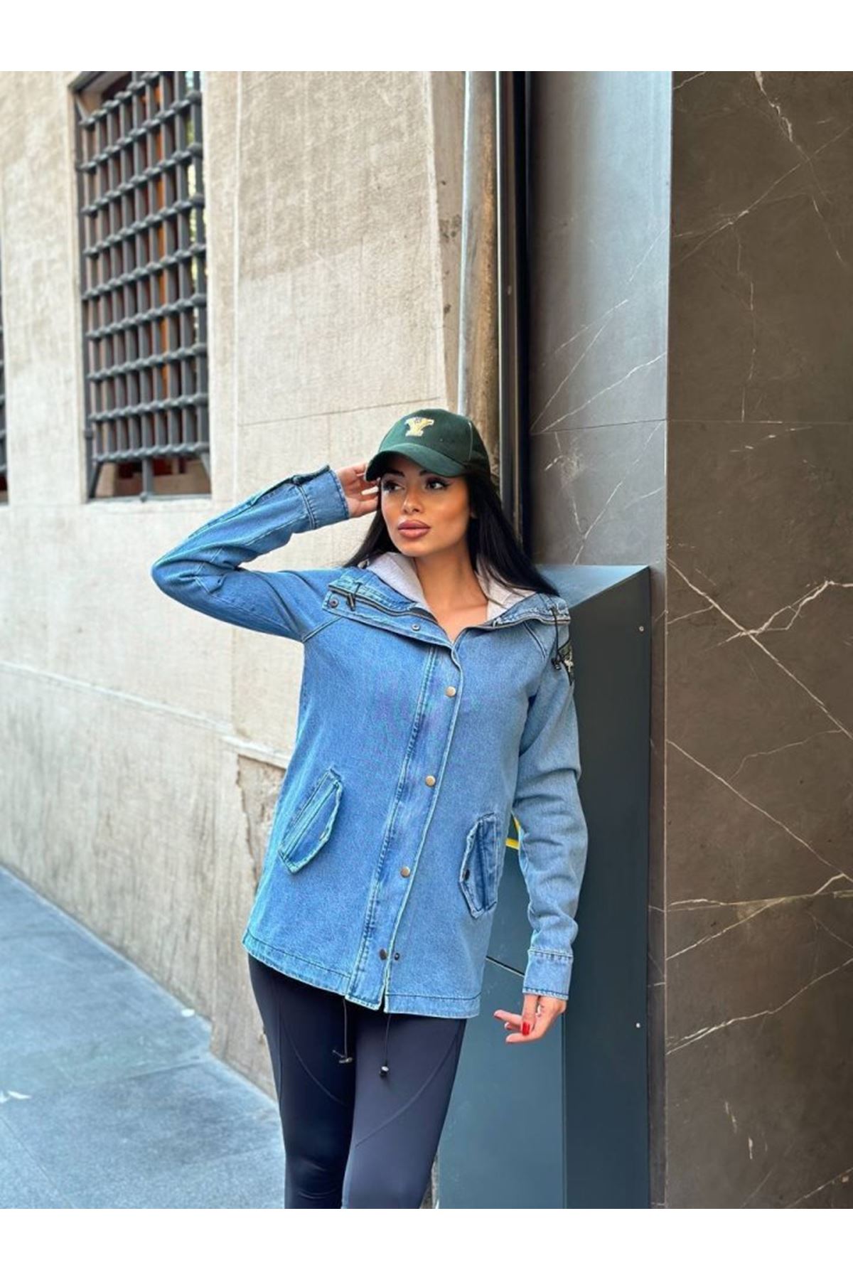 Kadın Ek Parça Kapüşon Kol Arma Detay Gabardin Ceket