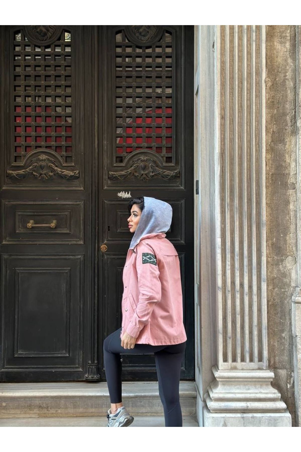 Kadın Ek Parça Kapüşon Kol Arma Detay Gabardin Ceket