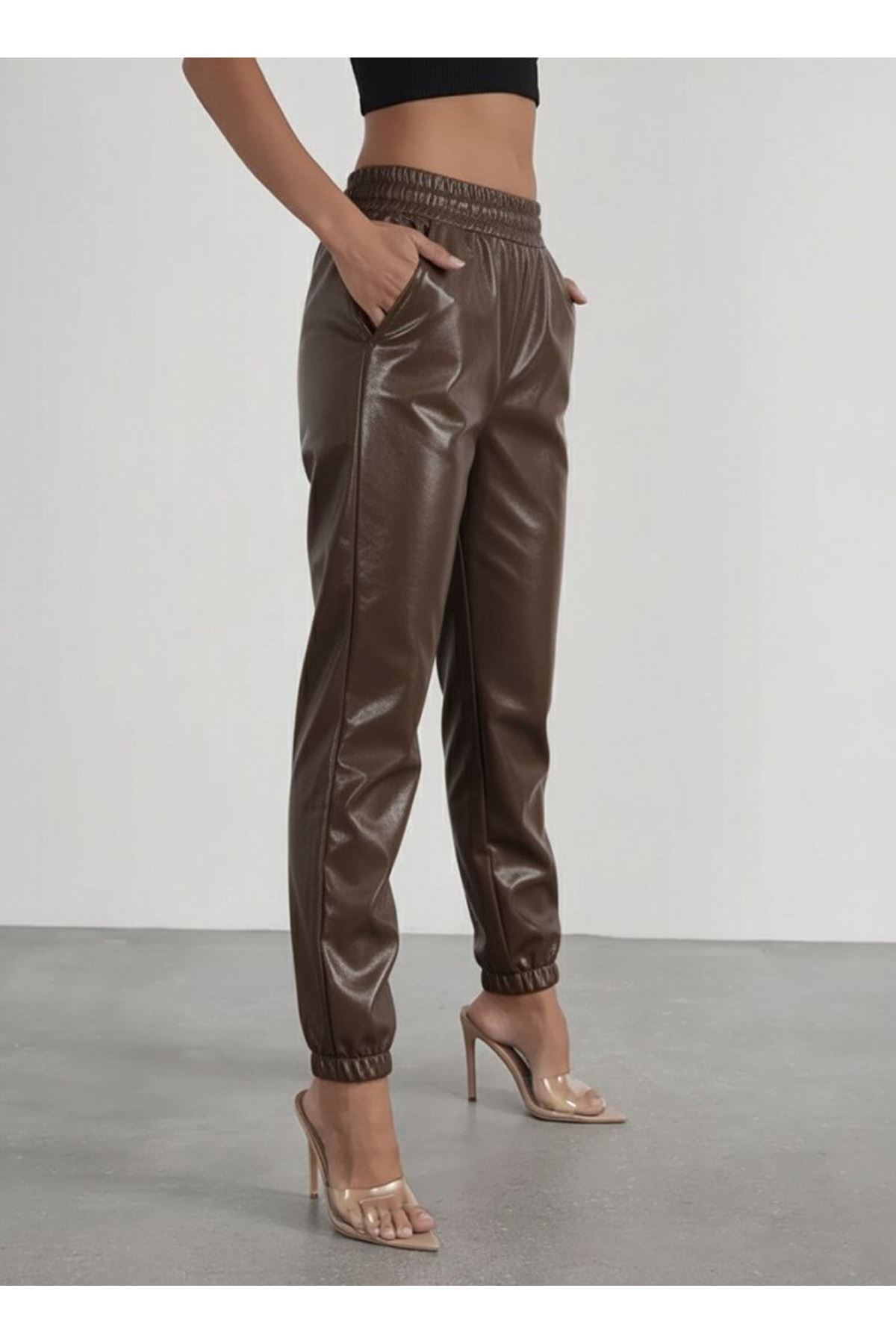 Kadın Yüksek Bel Lastikli önü Düğmeli Deri Pantolon