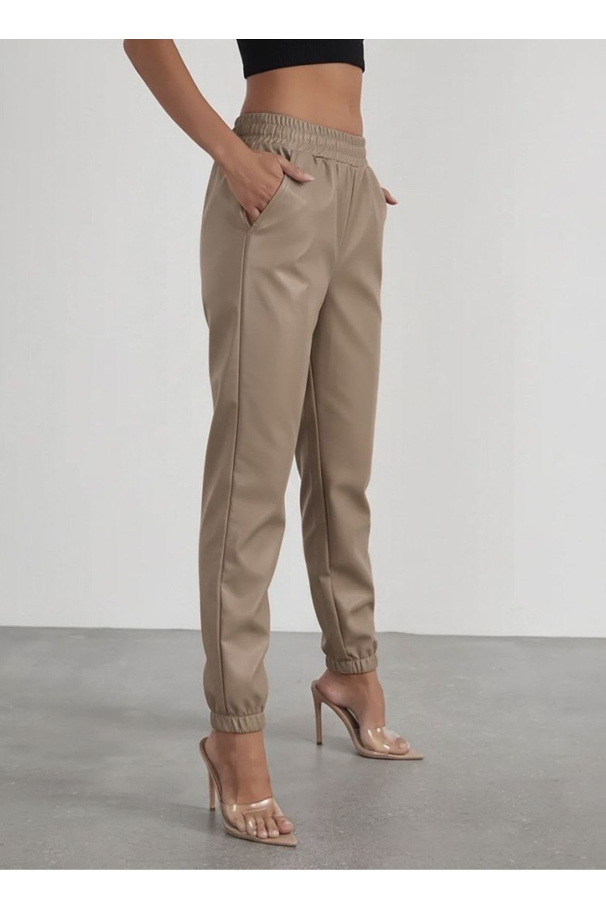 Kadın Yüksek Bel Lastikli önü Düğmeli Deri Pantolon