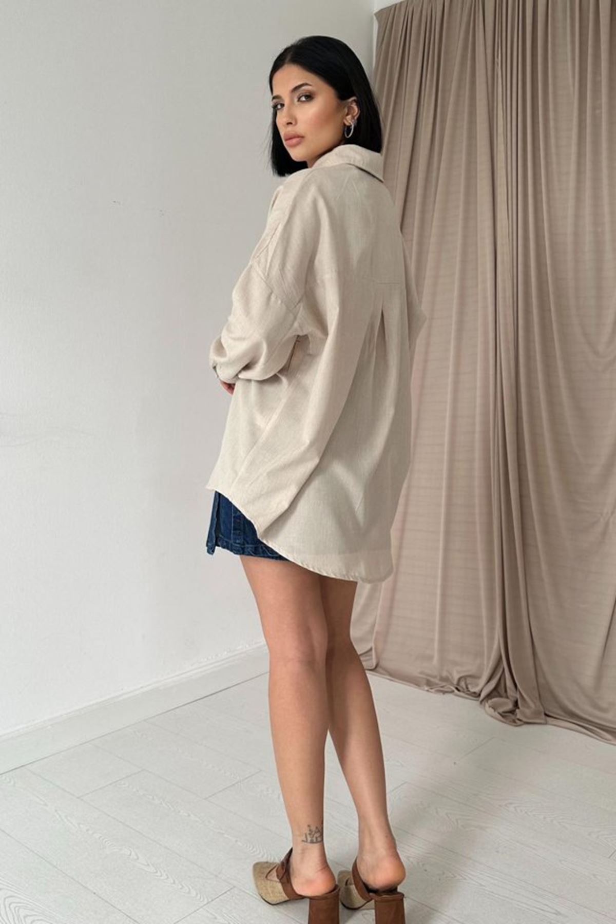 Bej Boyamalı Keten Baskılı Taşlı Gömlek