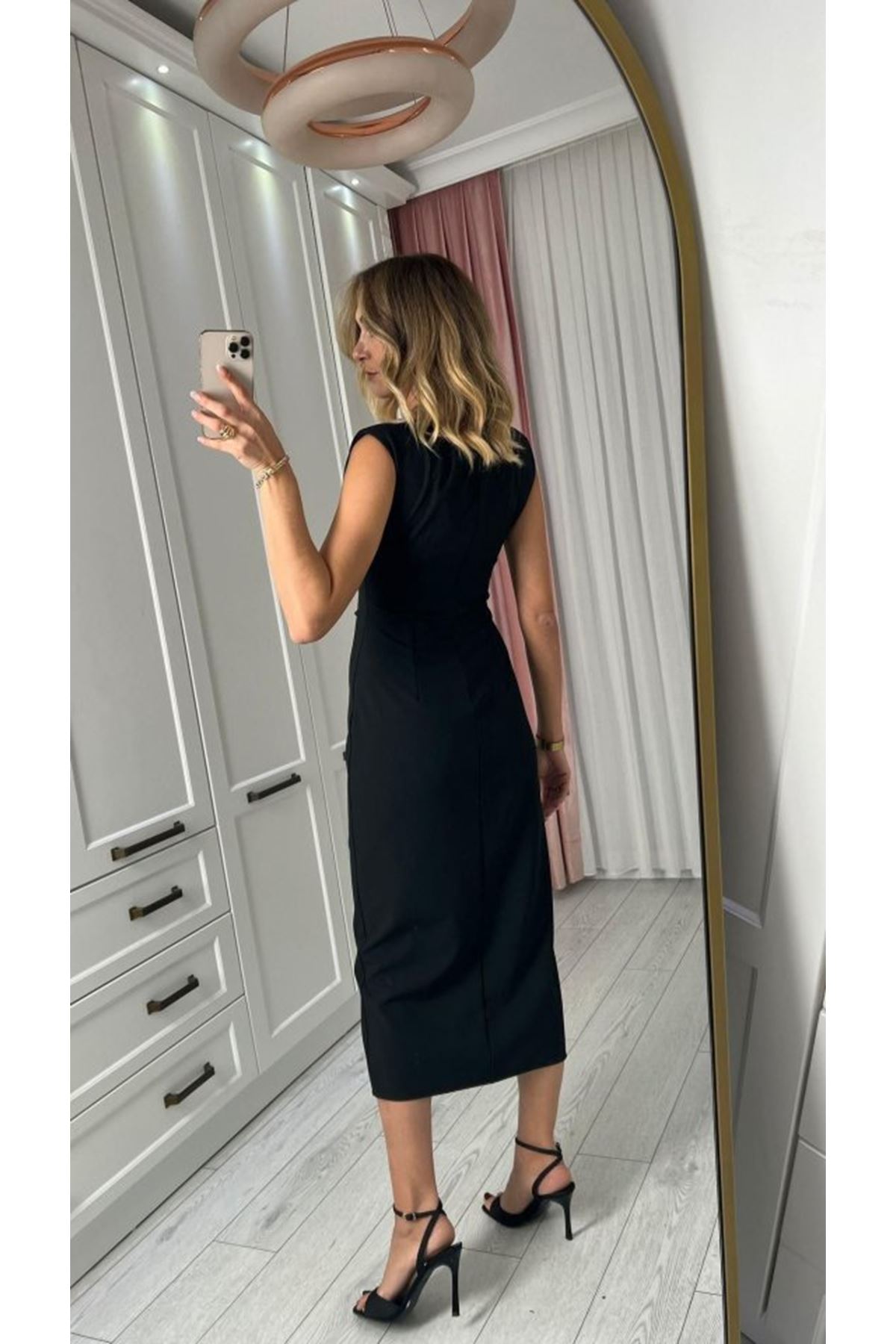 Kadın Askılı Kolsuz Belden Büzgülü Yırtmaçlı Midi Janjan Krep Elbise